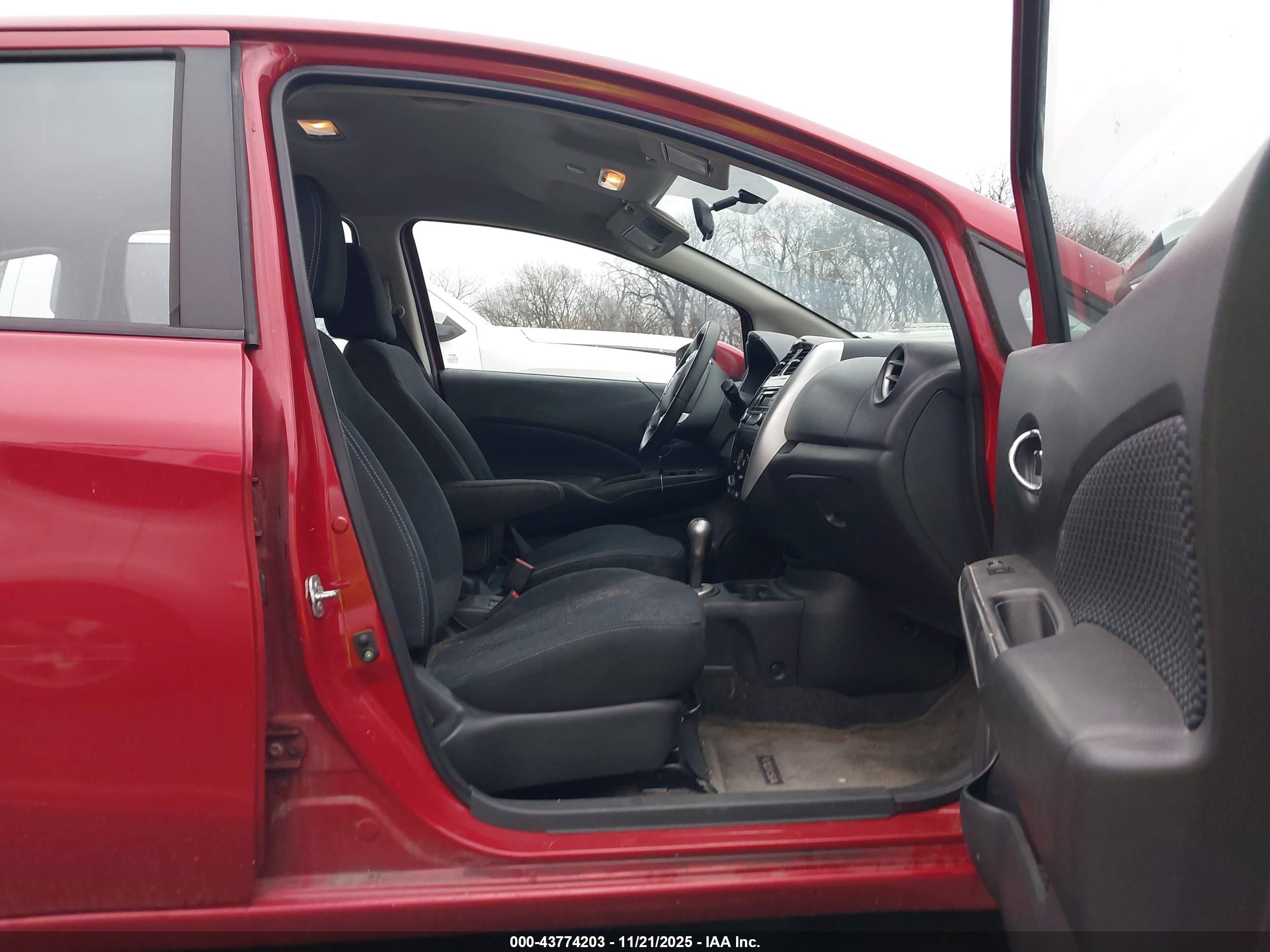 NISSAN VERSA image 5