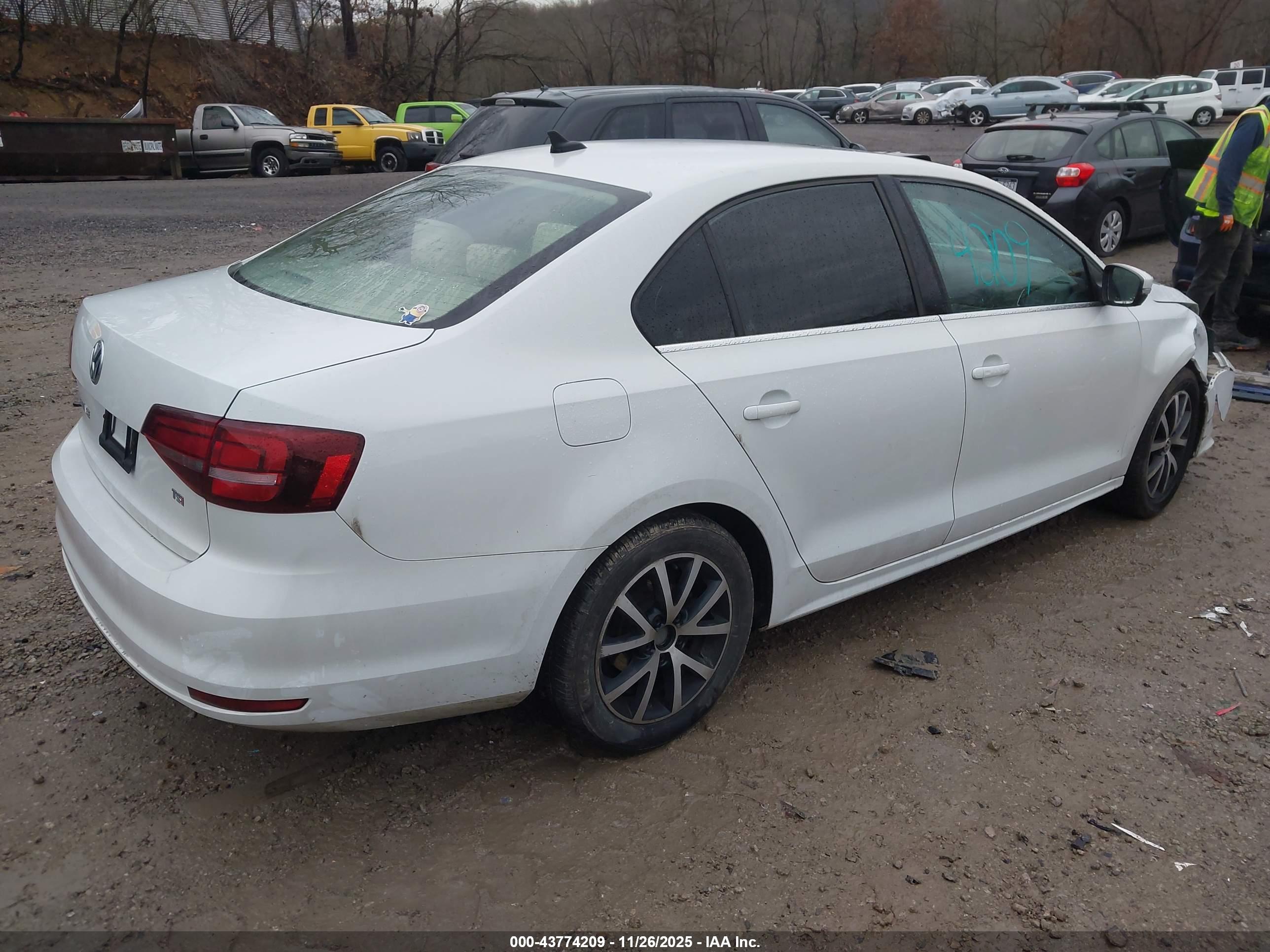 VOLKSWAGEN JETTA image 4