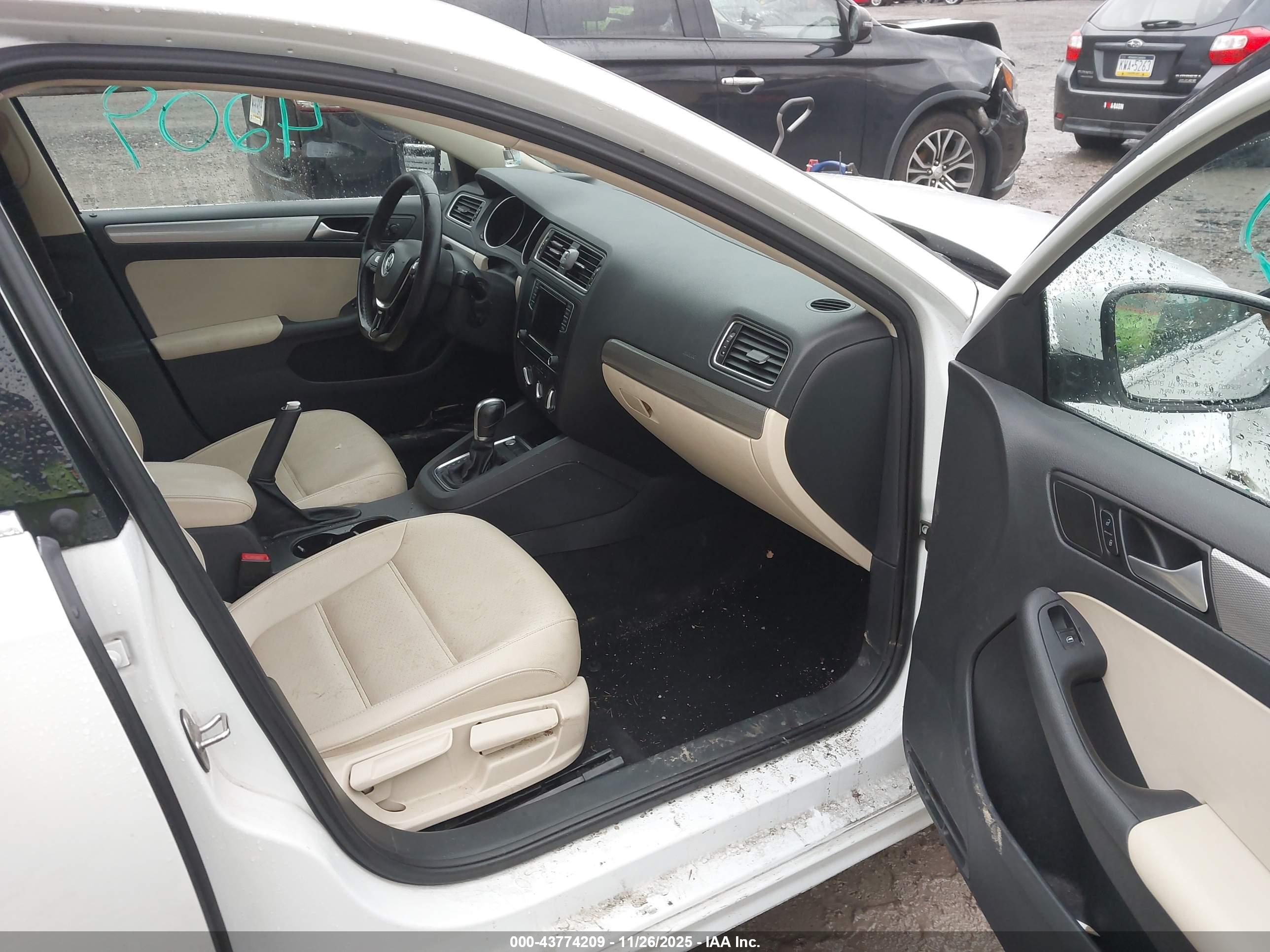 VOLKSWAGEN JETTA image 5
