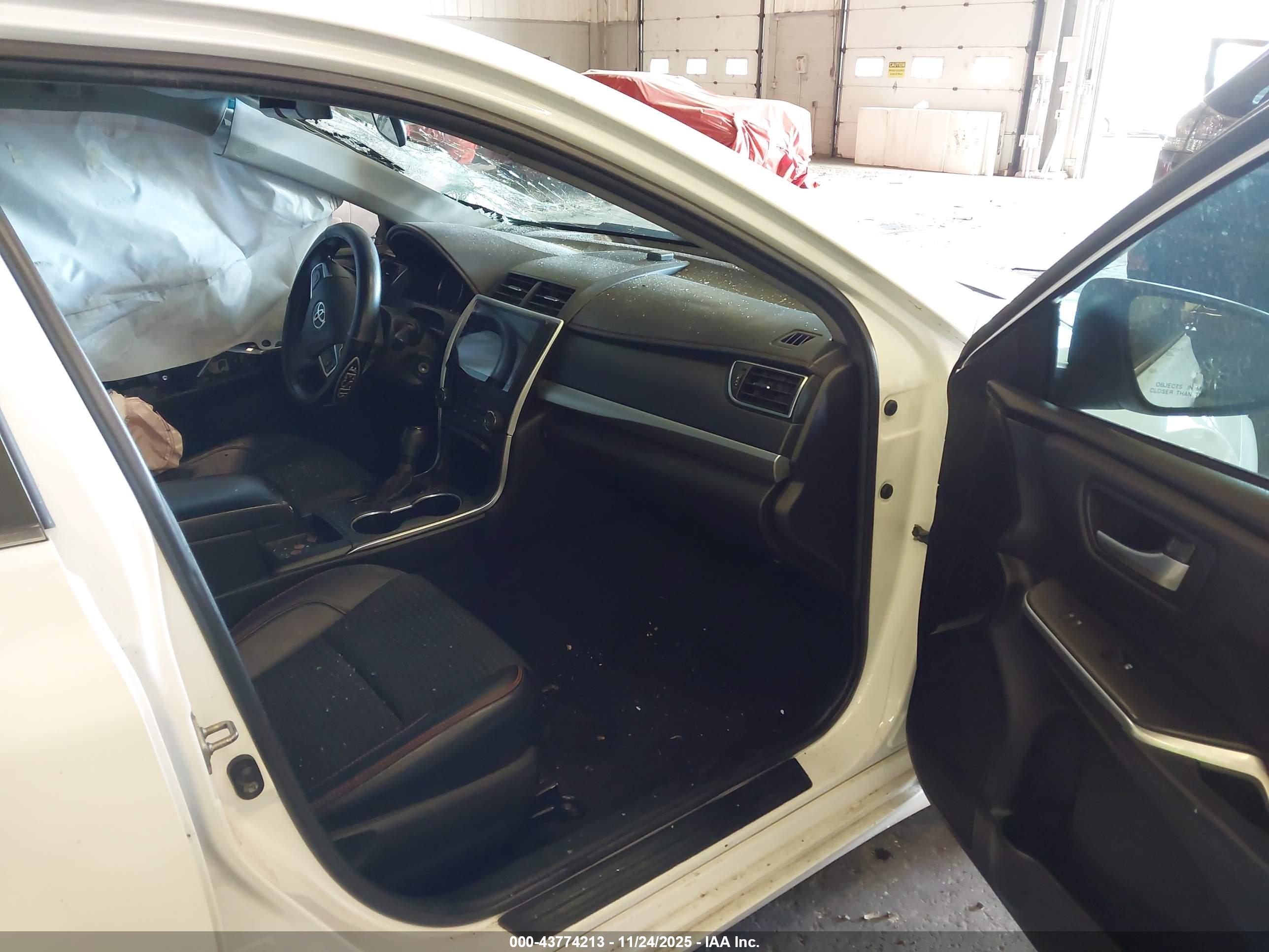 TOYOTA CAMRY image 5