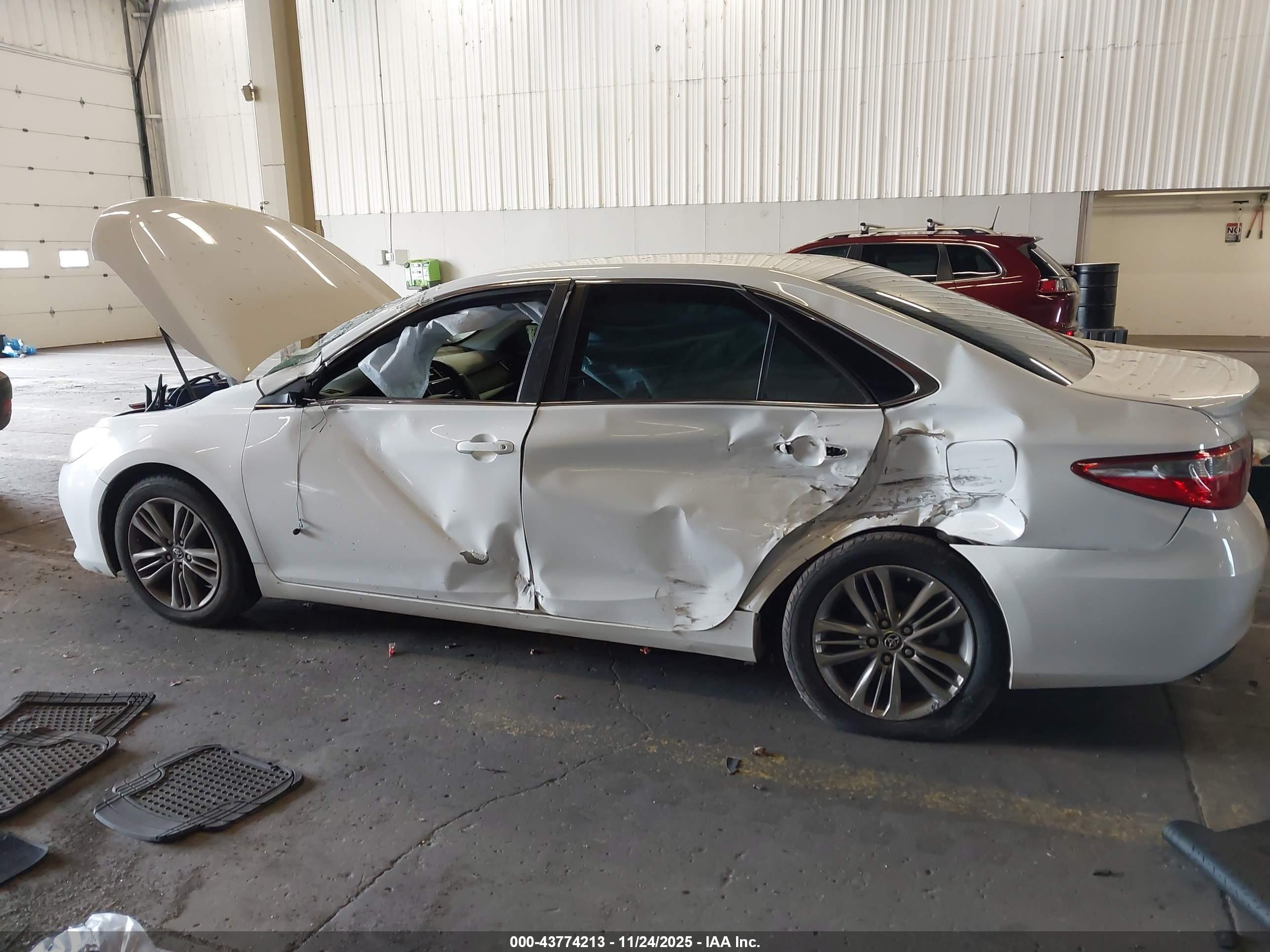 TOYOTA CAMRY image 6