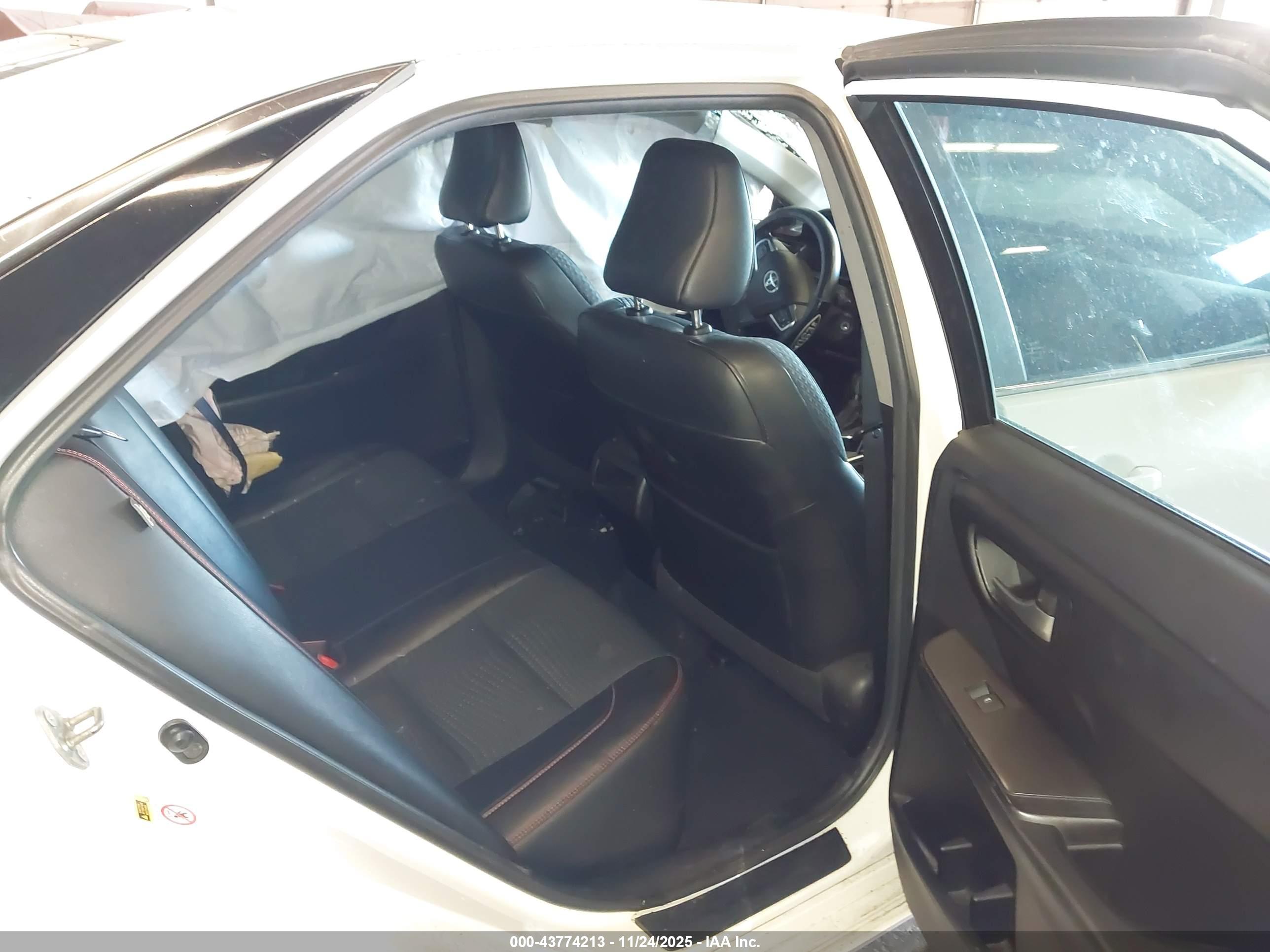 TOYOTA CAMRY image 8