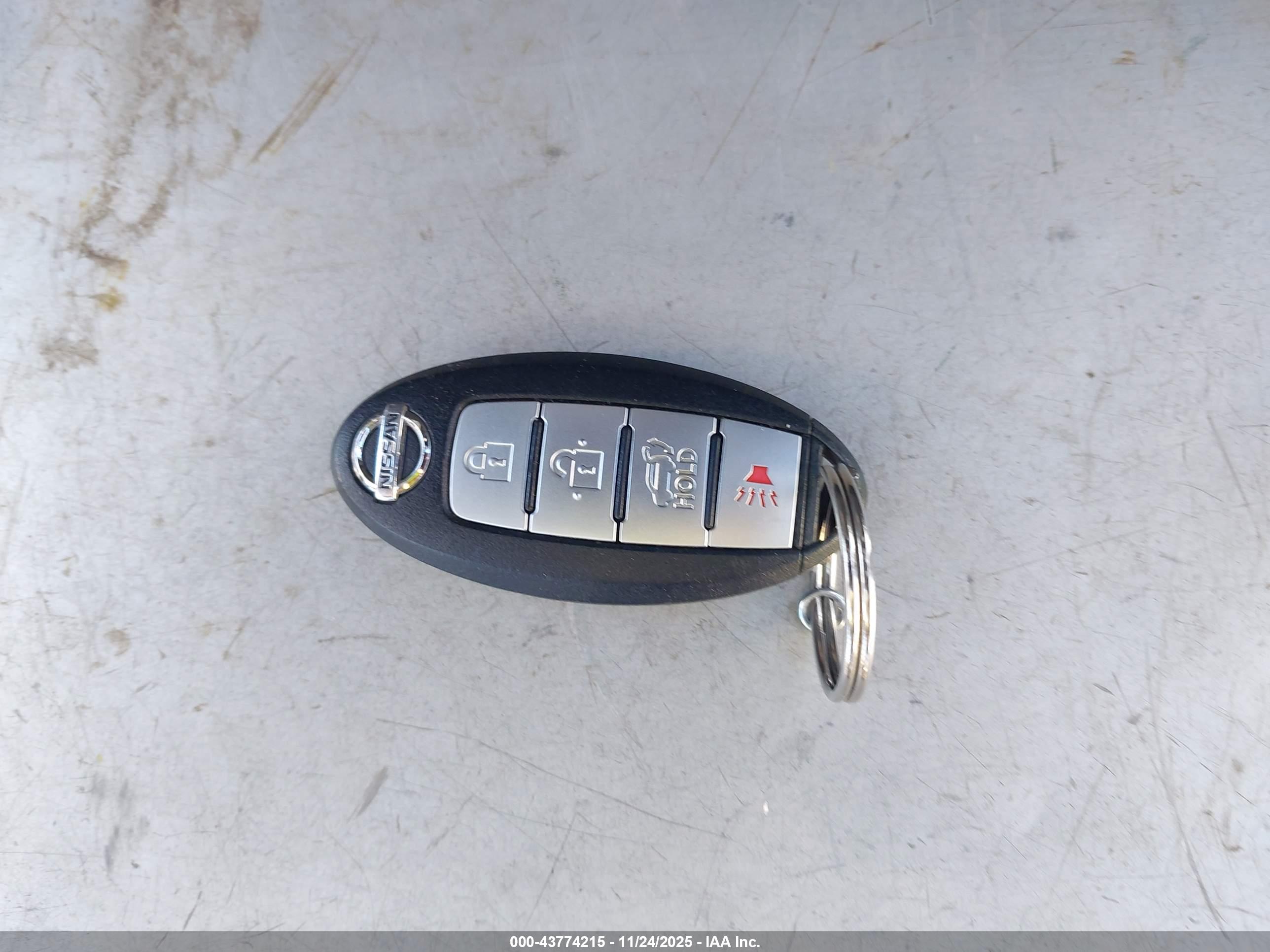 NISSAN ROGUE image 11