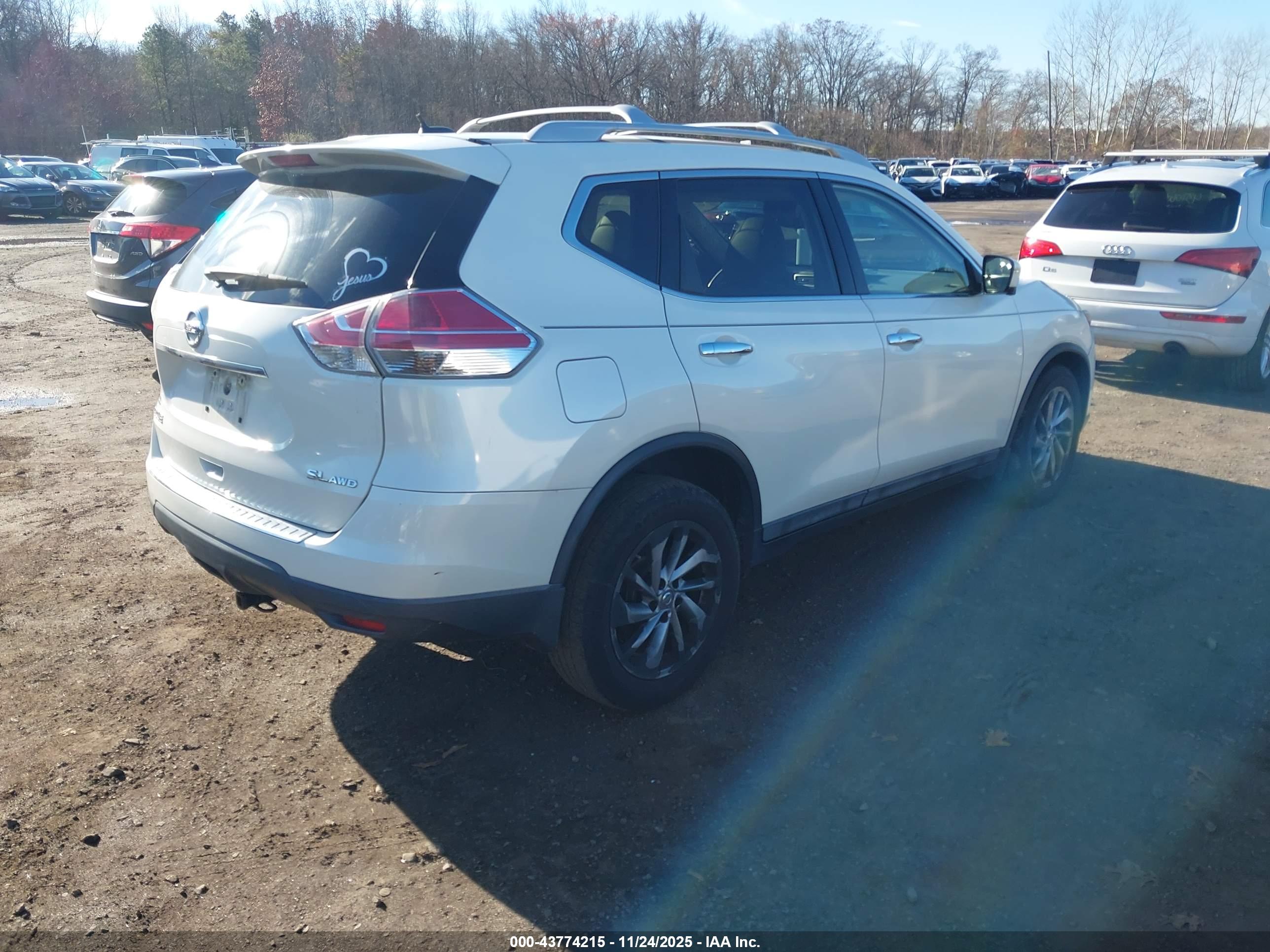 NISSAN ROGUE image 4