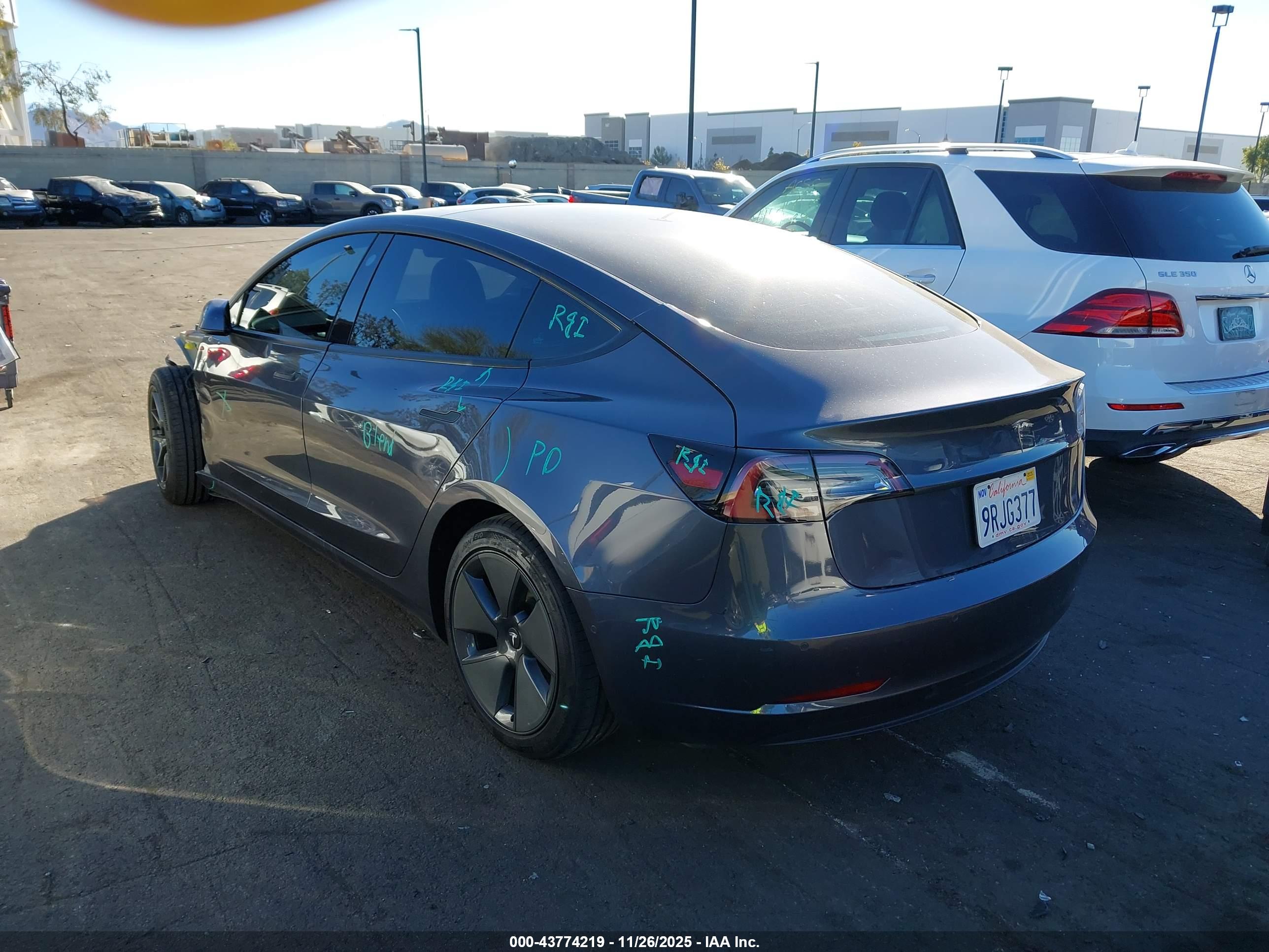 TESLA MODEL image 3