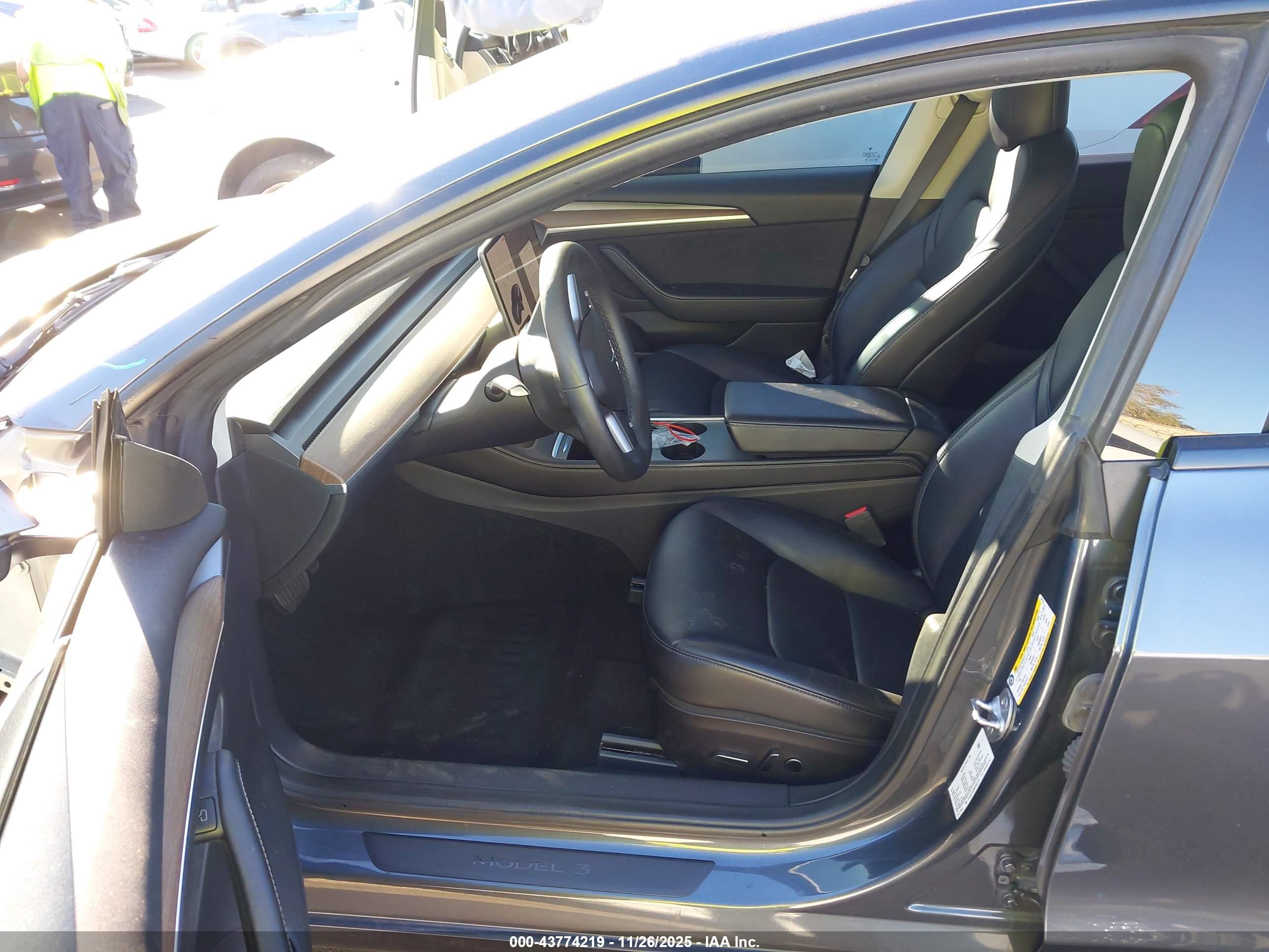 TESLA MODEL image 5