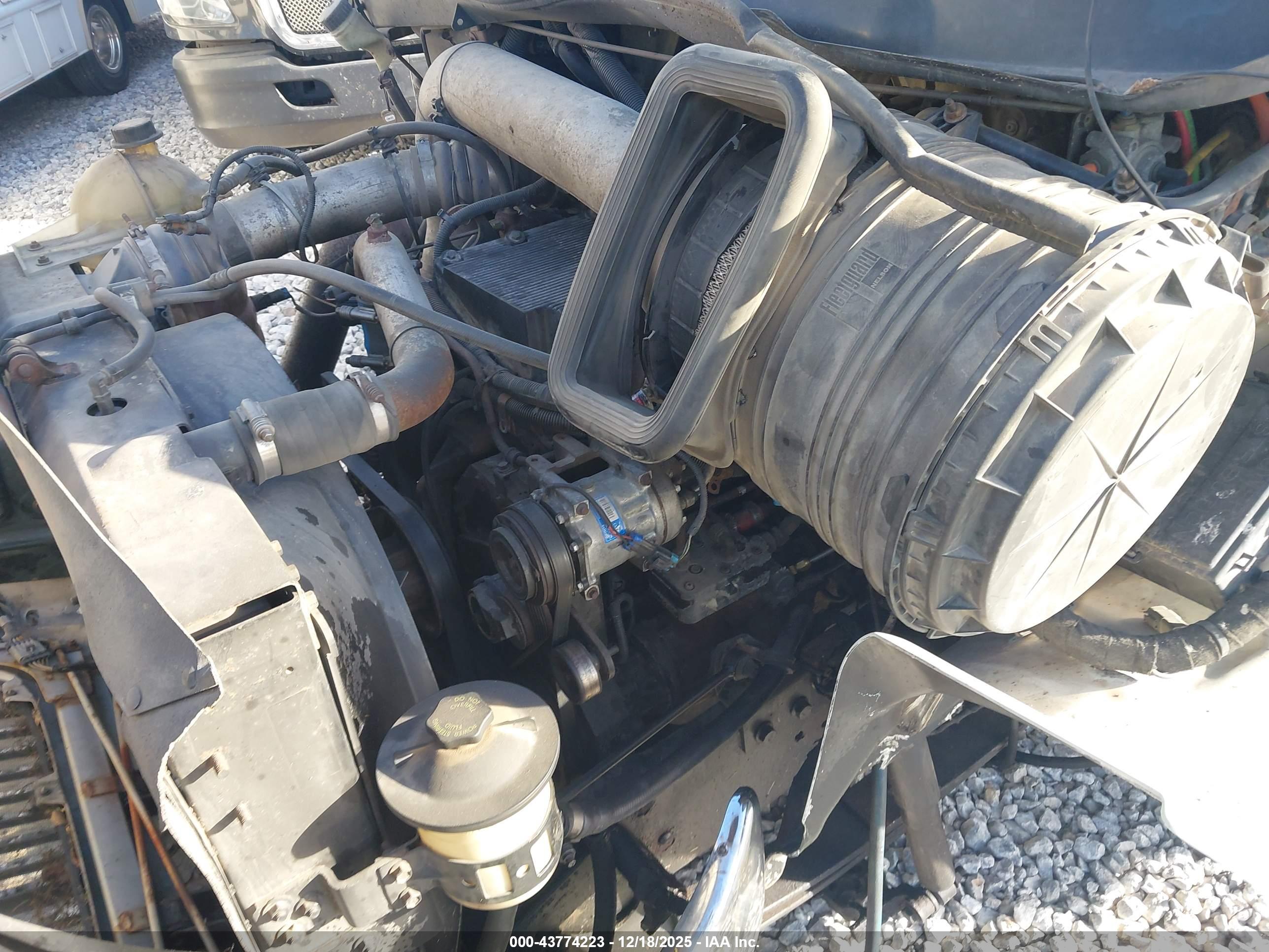 INTERNATIONAL 8000 image 10