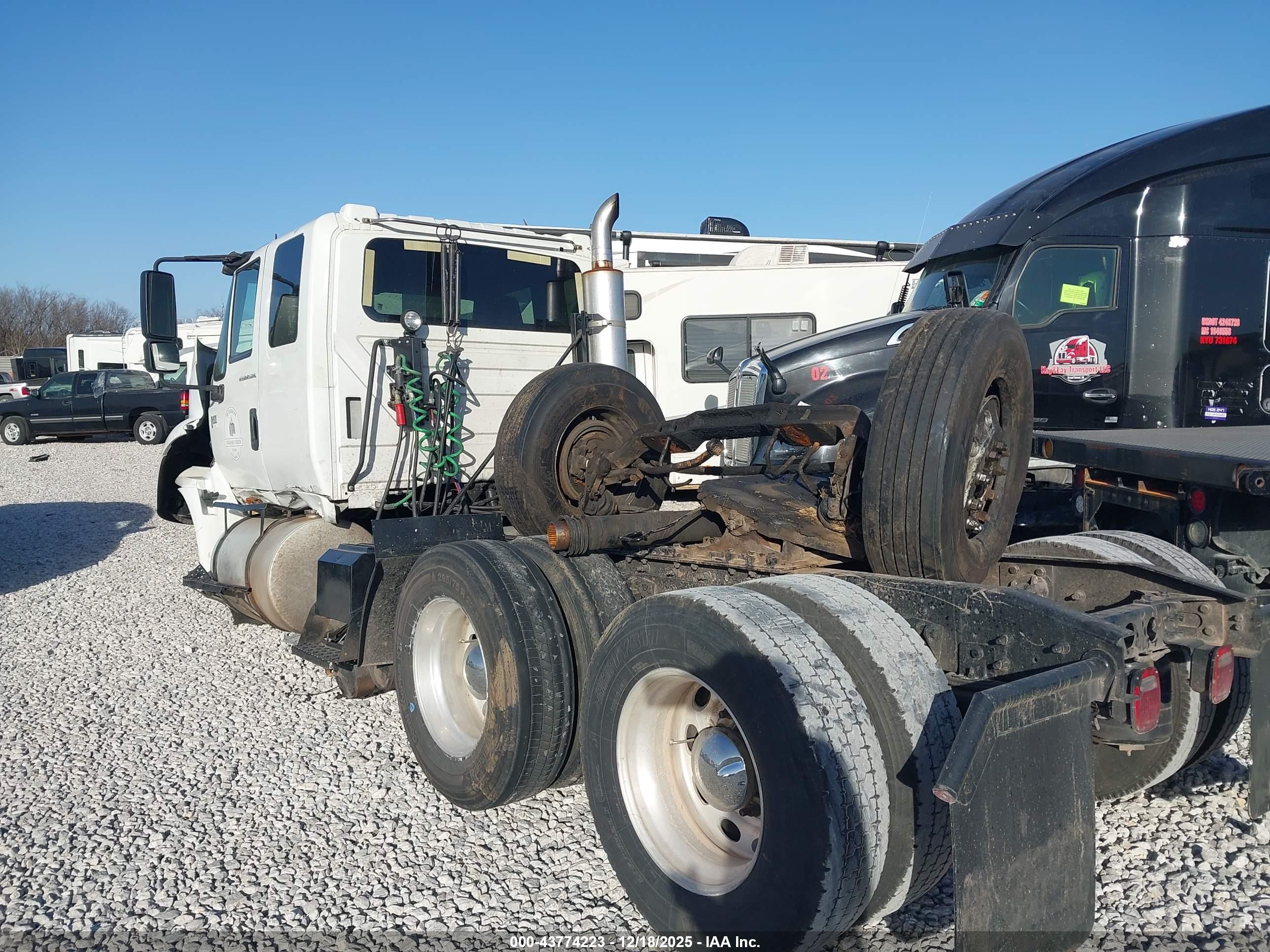 INTERNATIONAL 8000 image 3