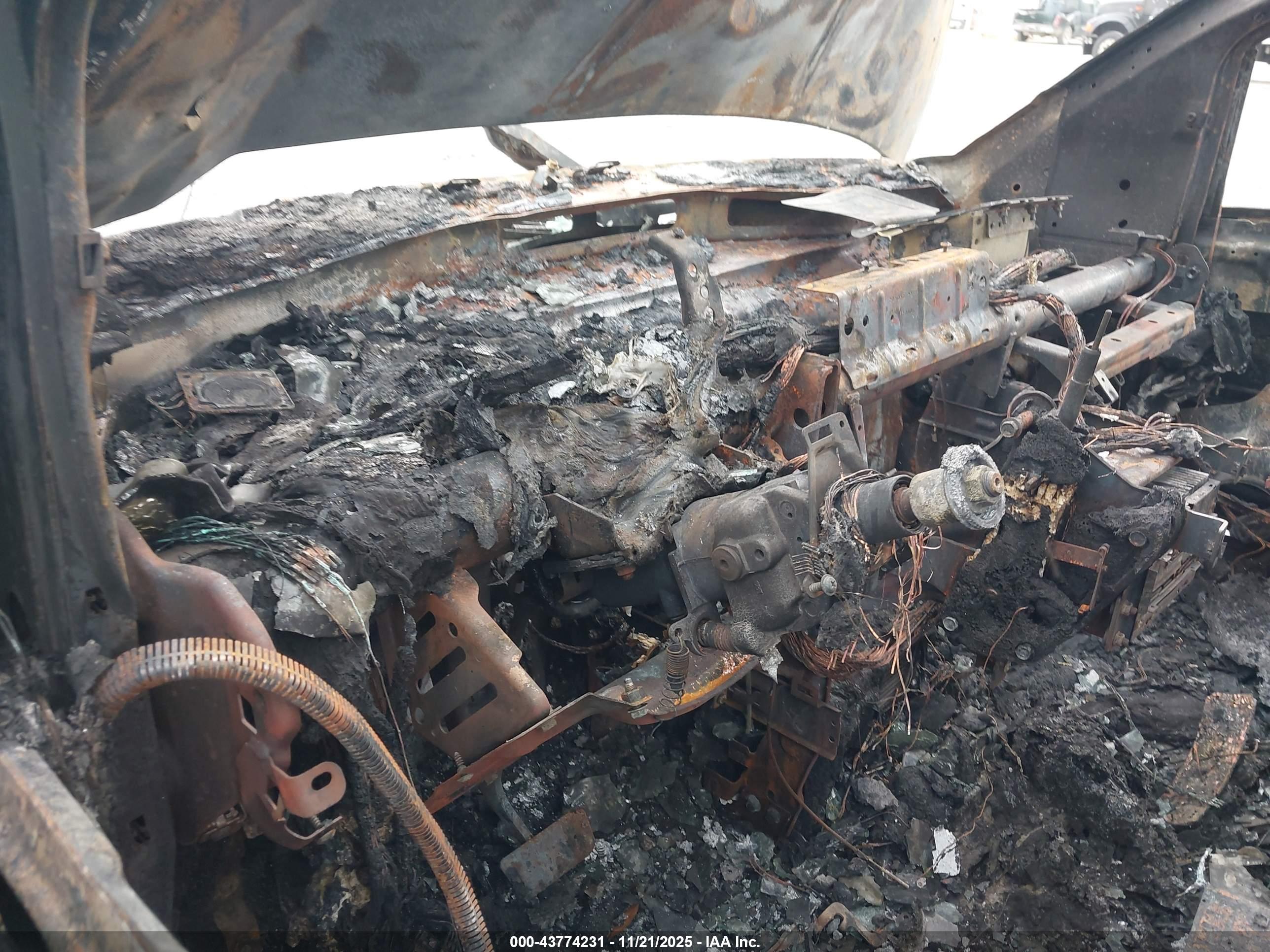 NISSAN QUEST image 7