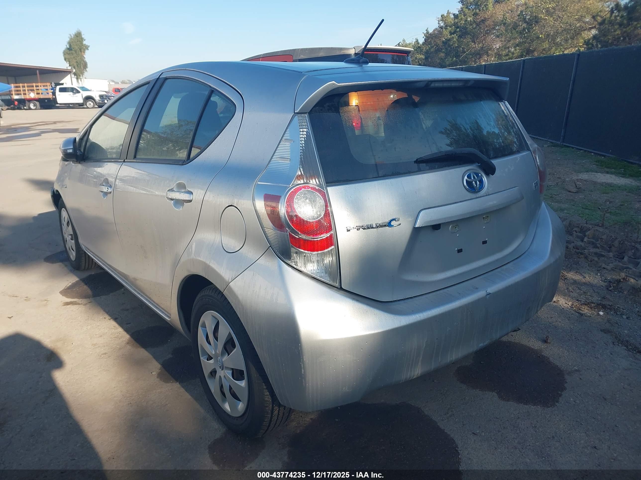 TOYOTA PRIUS image 3