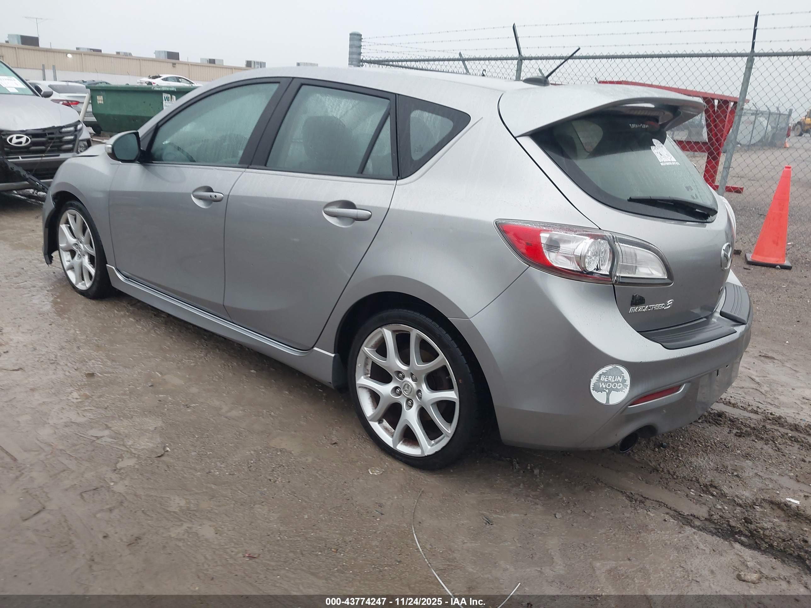 MAZDA MAZDASPEED3 image 3