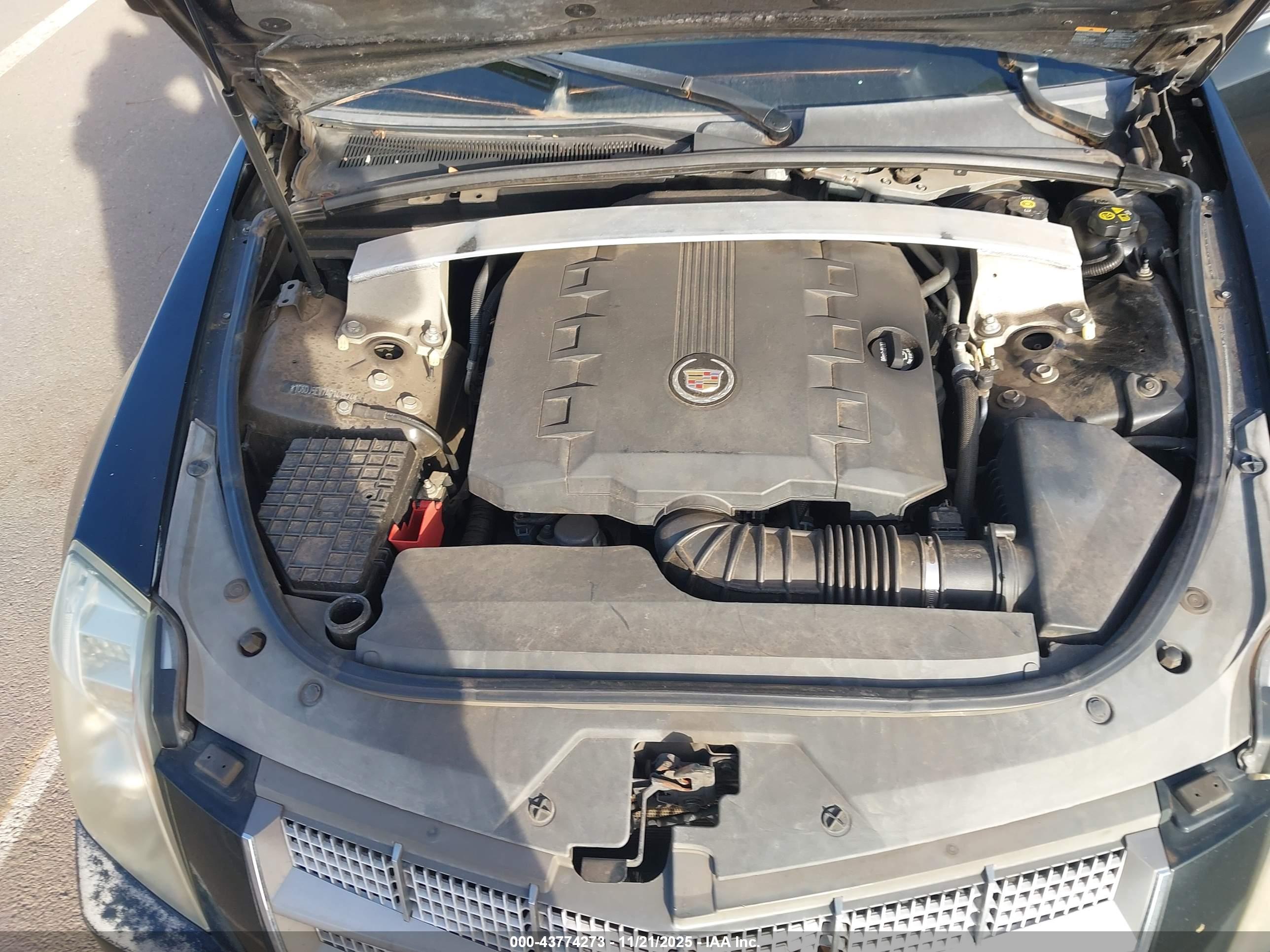 CADILLAC CTS image 10