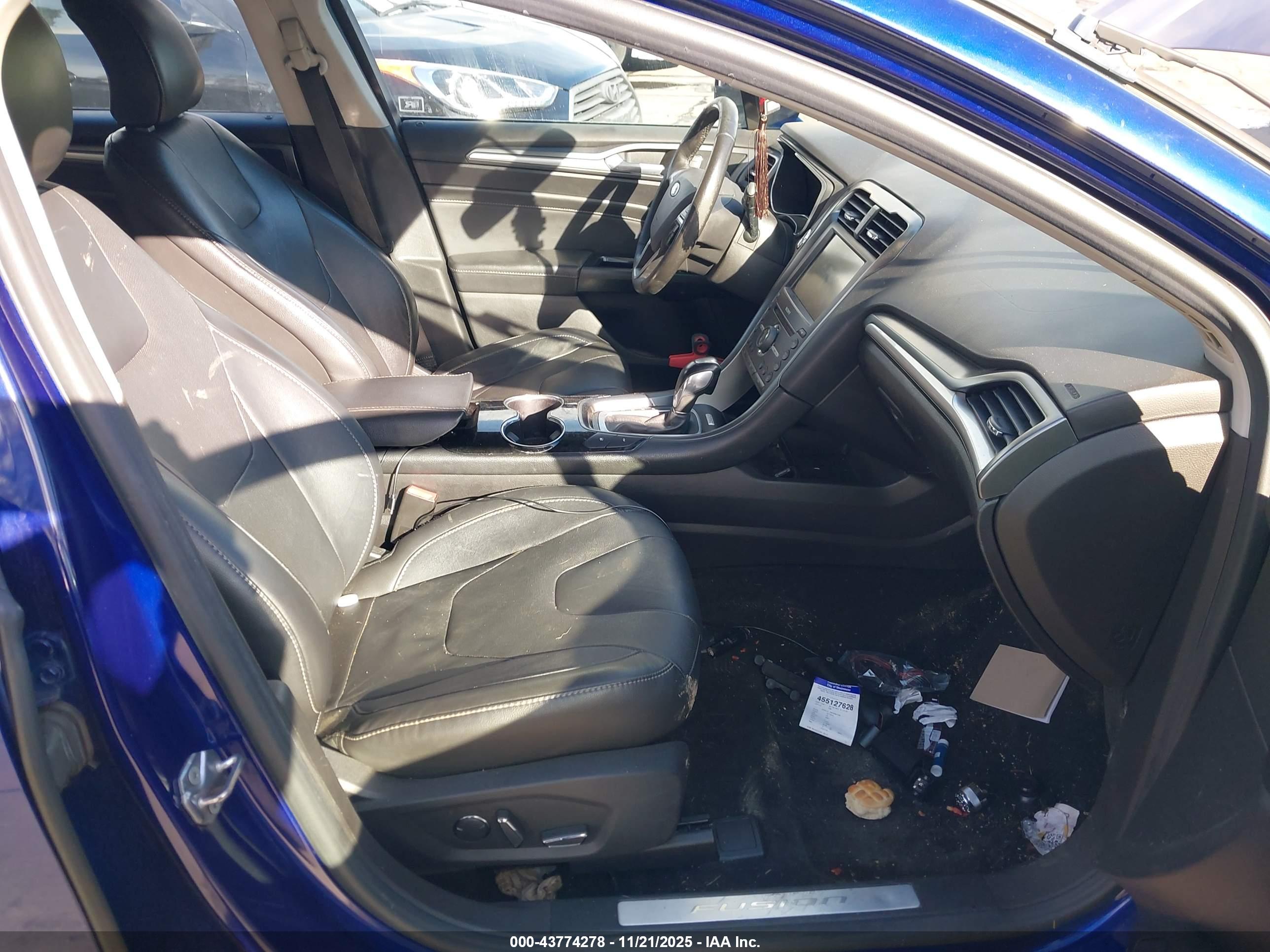 FORD FUSION image 5