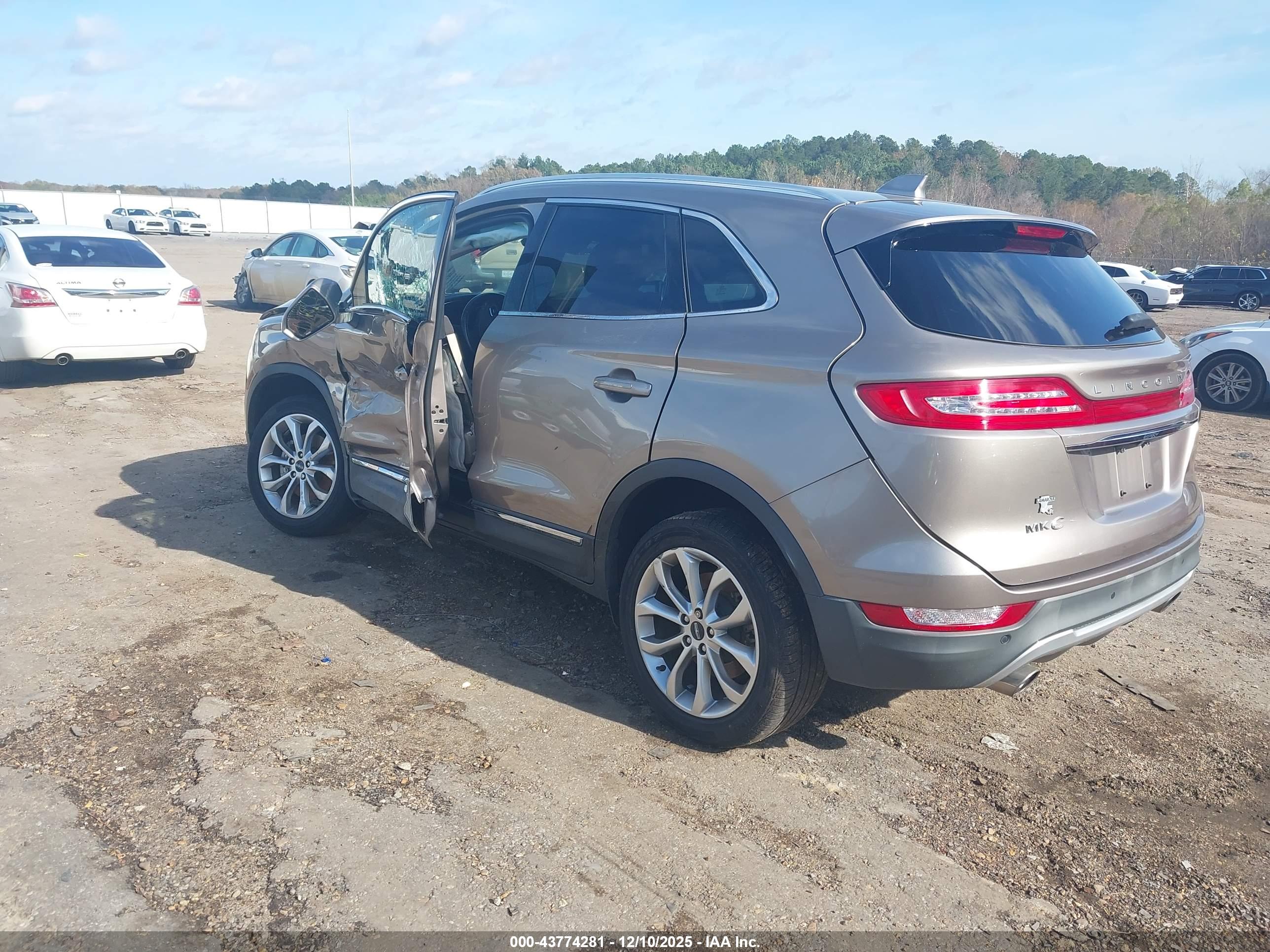 LINCOLN MKC image 3