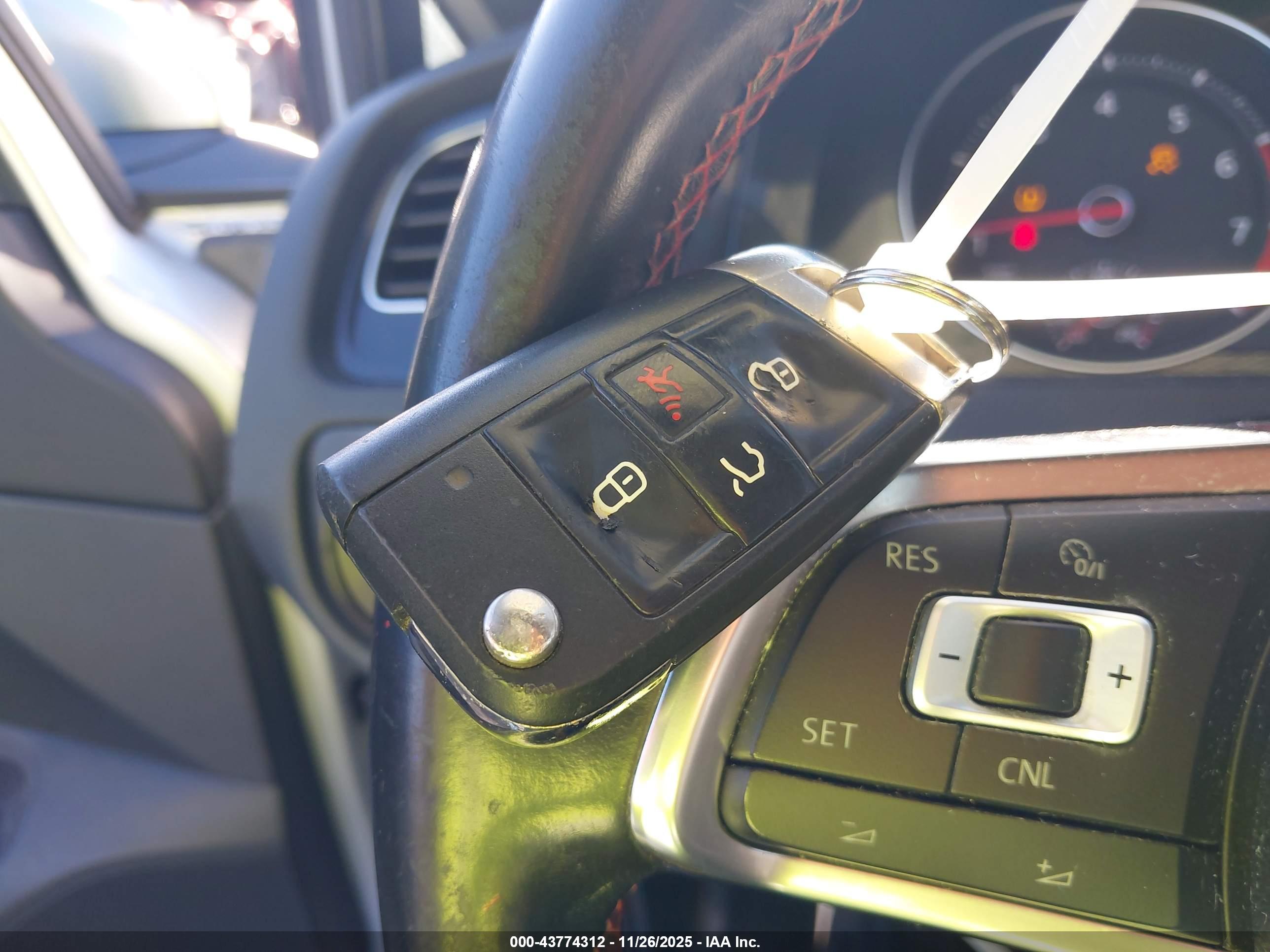 VOLKSWAGEN GOLF image 11