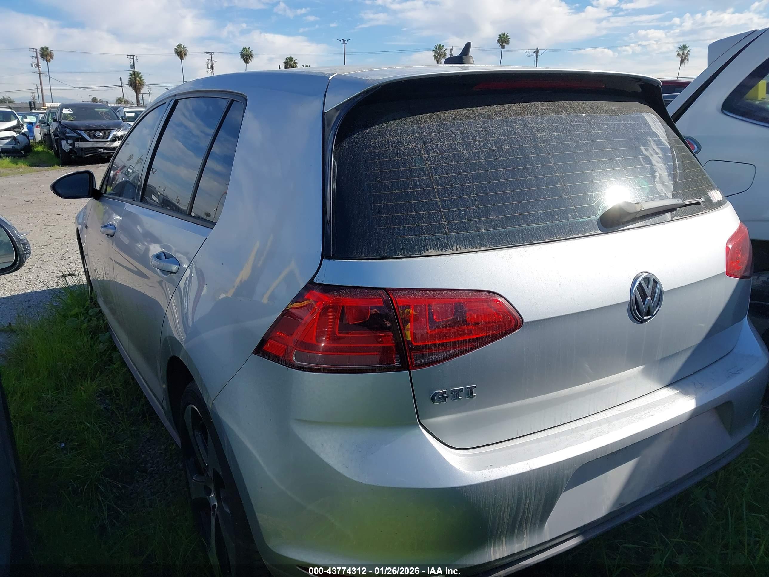 VOLKSWAGEN GOLF image 3