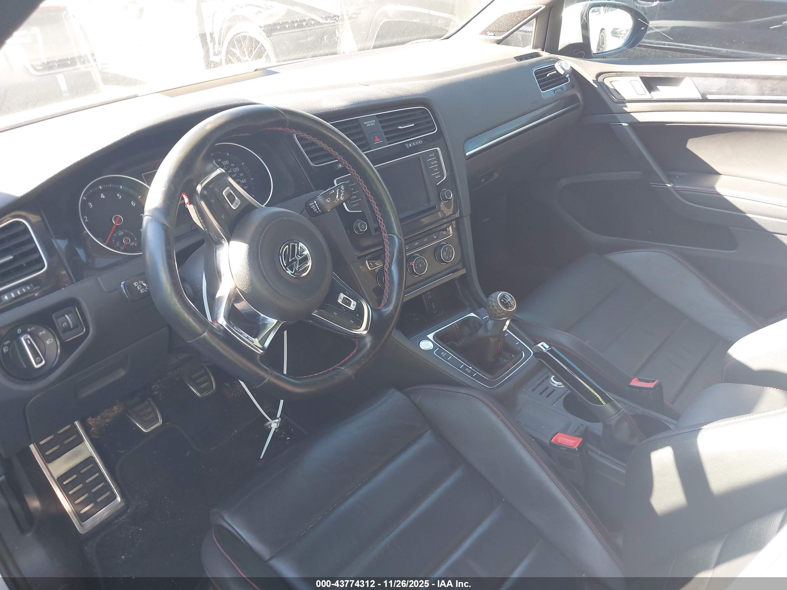 VOLKSWAGEN GOLF image 5