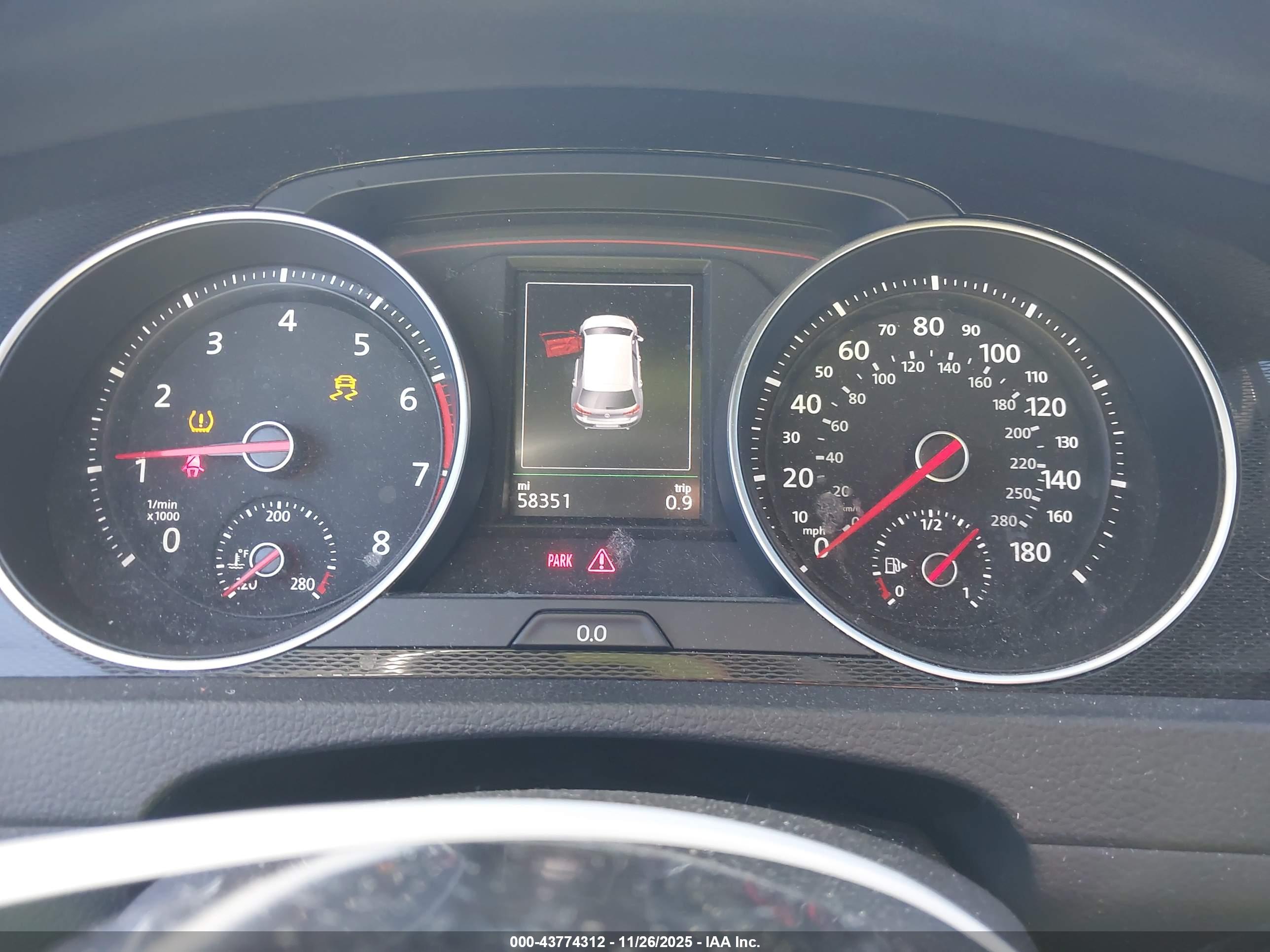VOLKSWAGEN GOLF image 7