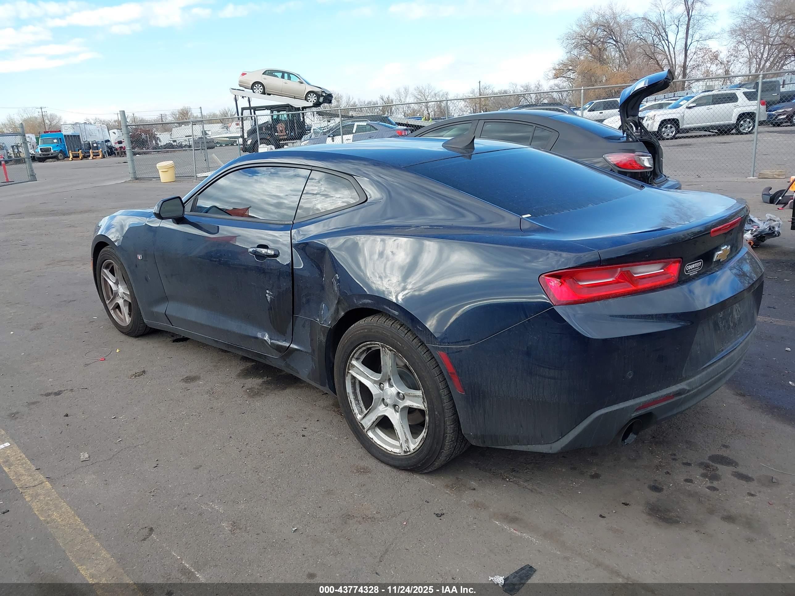 CHEVROLET CAMARO image 3
