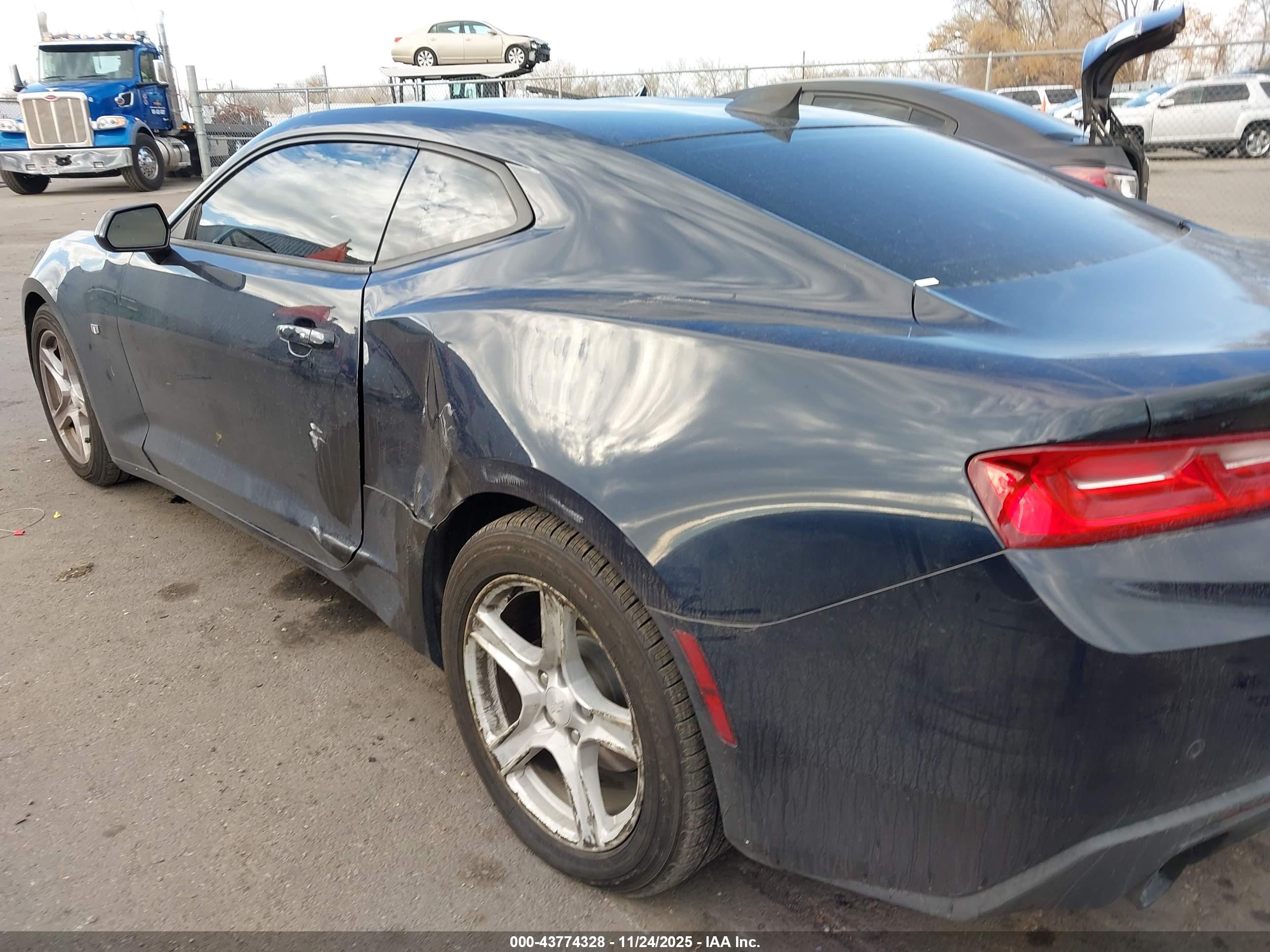 CHEVROLET CAMARO image 6