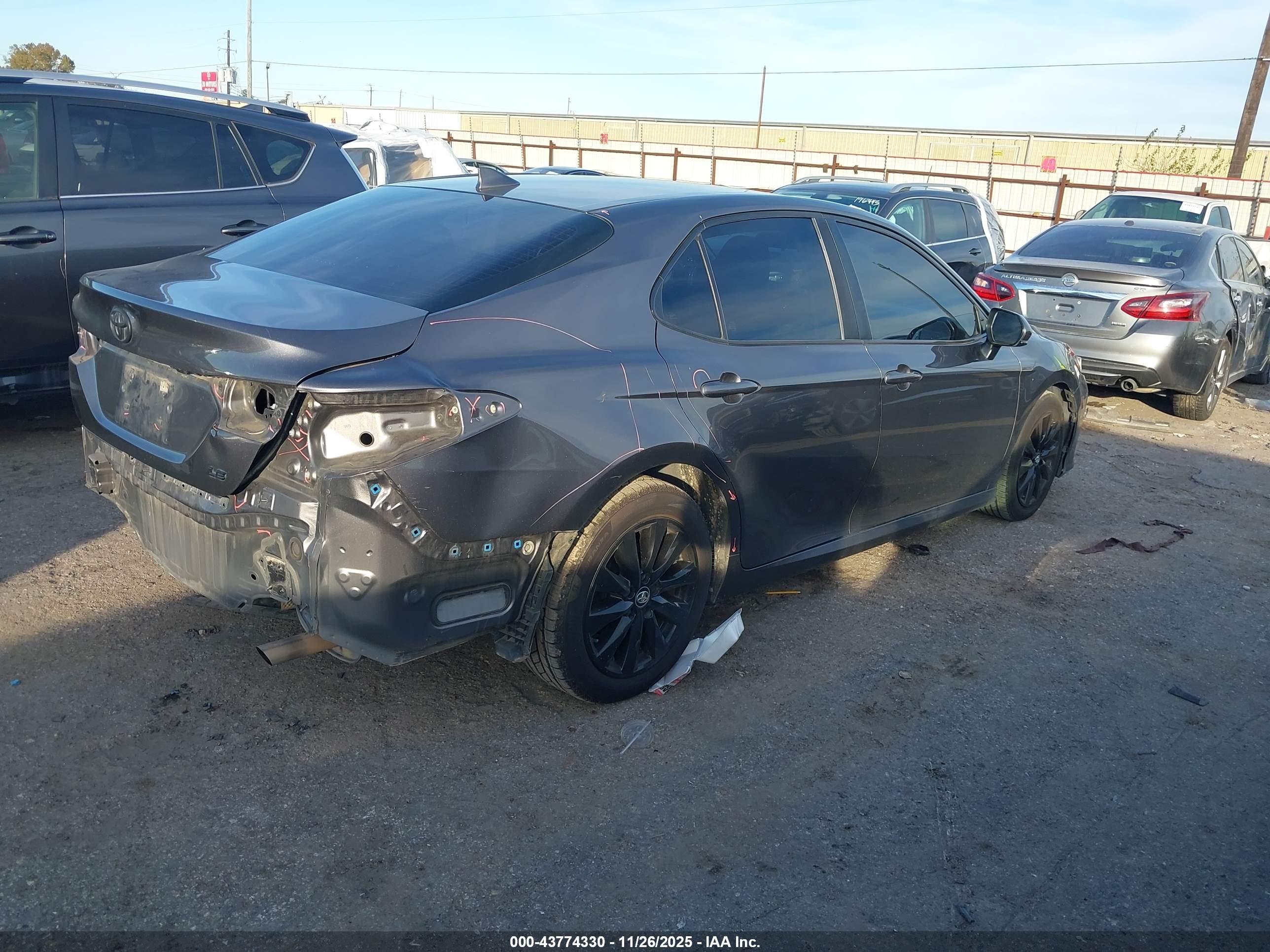 TOYOTA CAMRY image 4