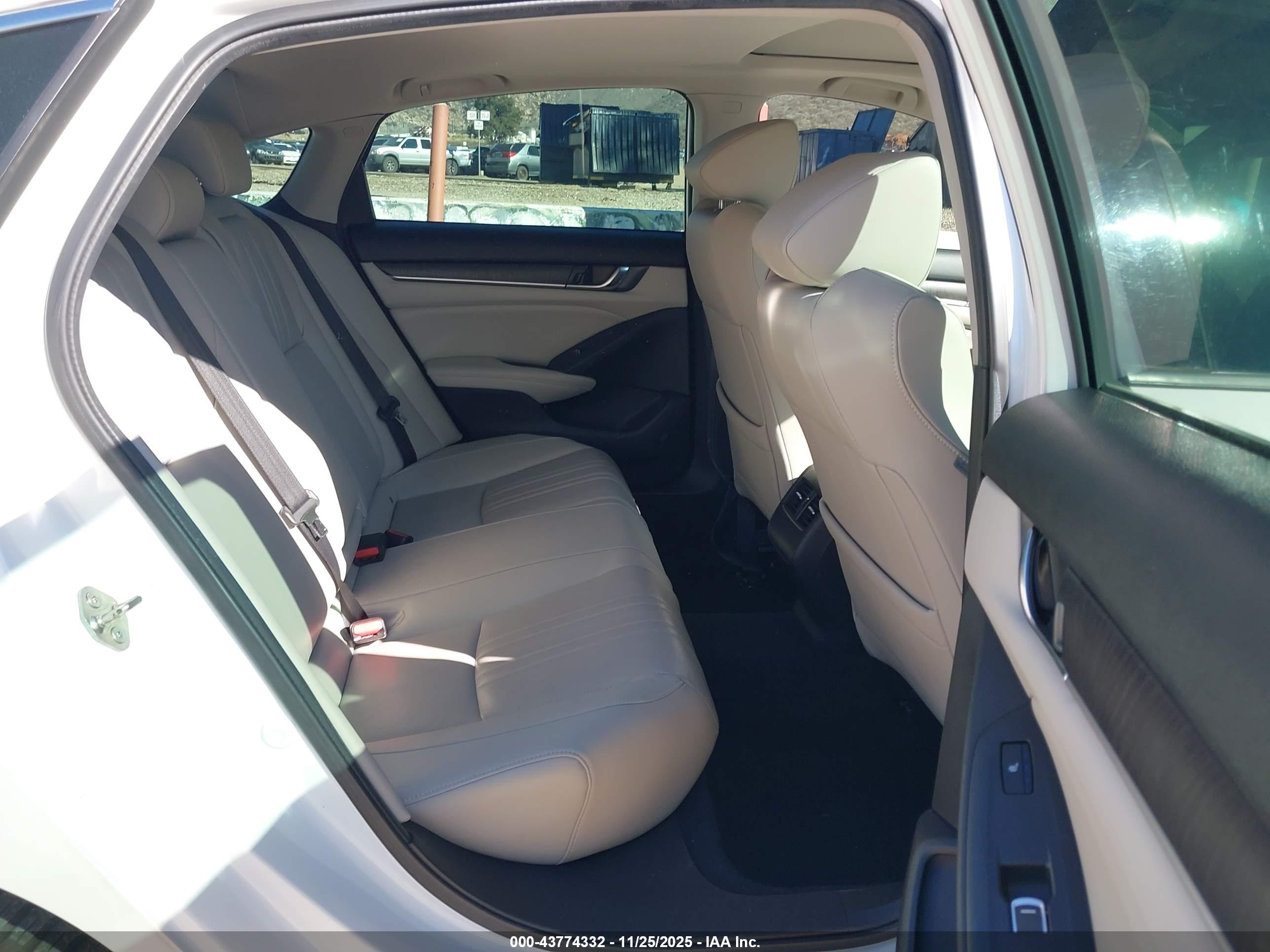 HONDA ACCORD image 8