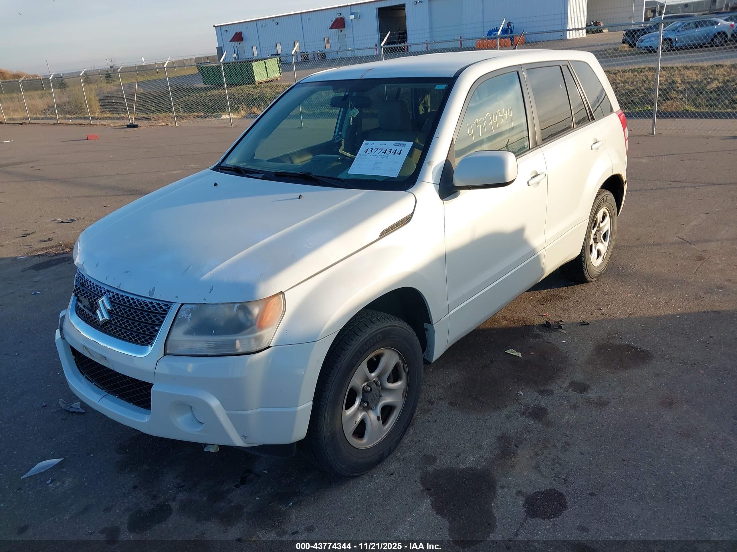 SUZUKI GRAND image 2