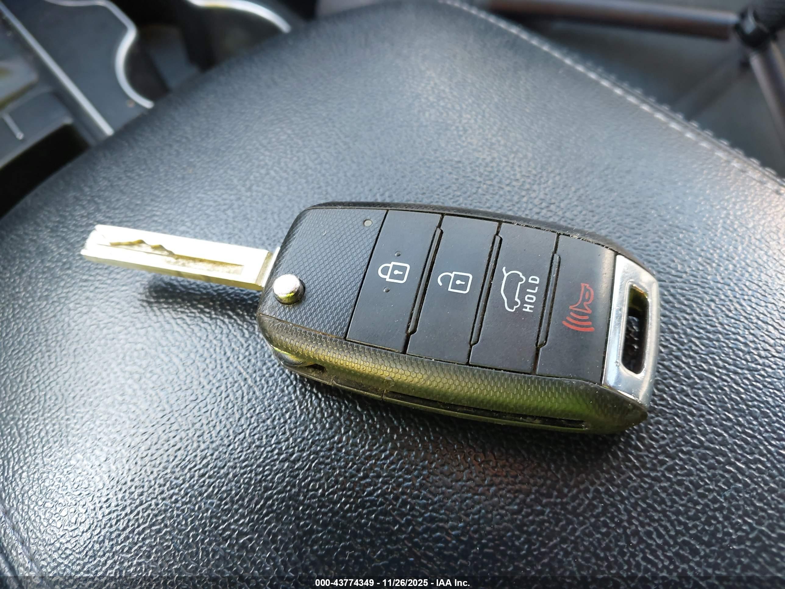 KIA SORENTO image 11