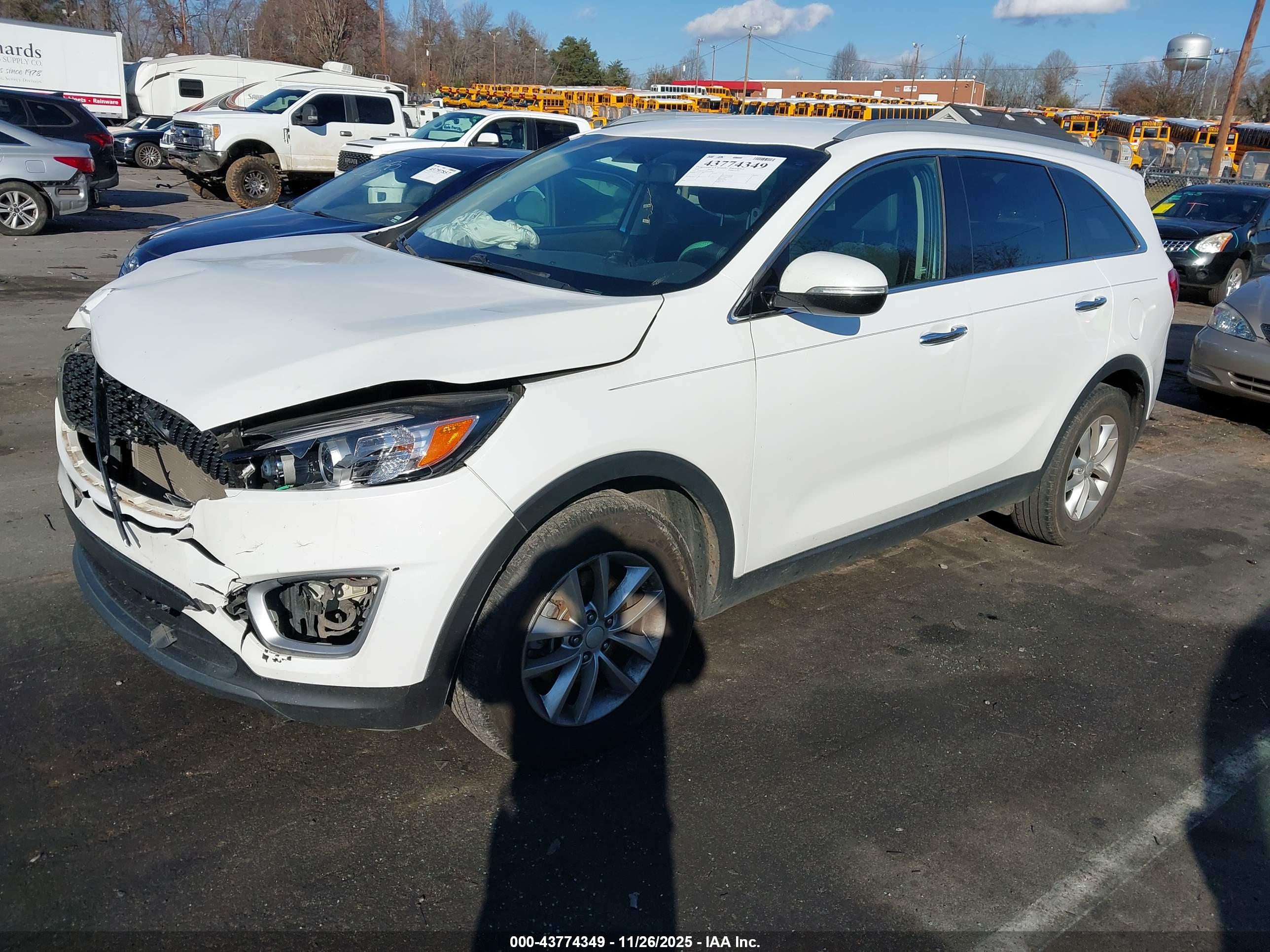 KIA SORENTO image 2