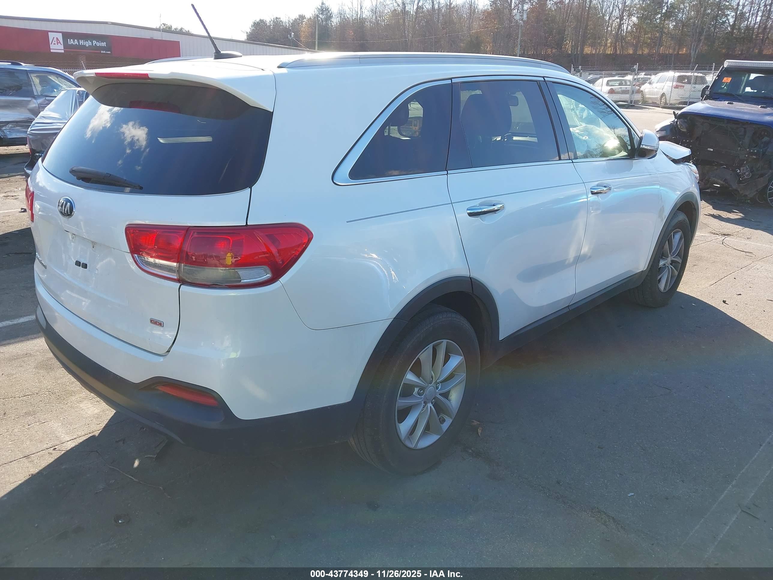 KIA SORENTO image 4