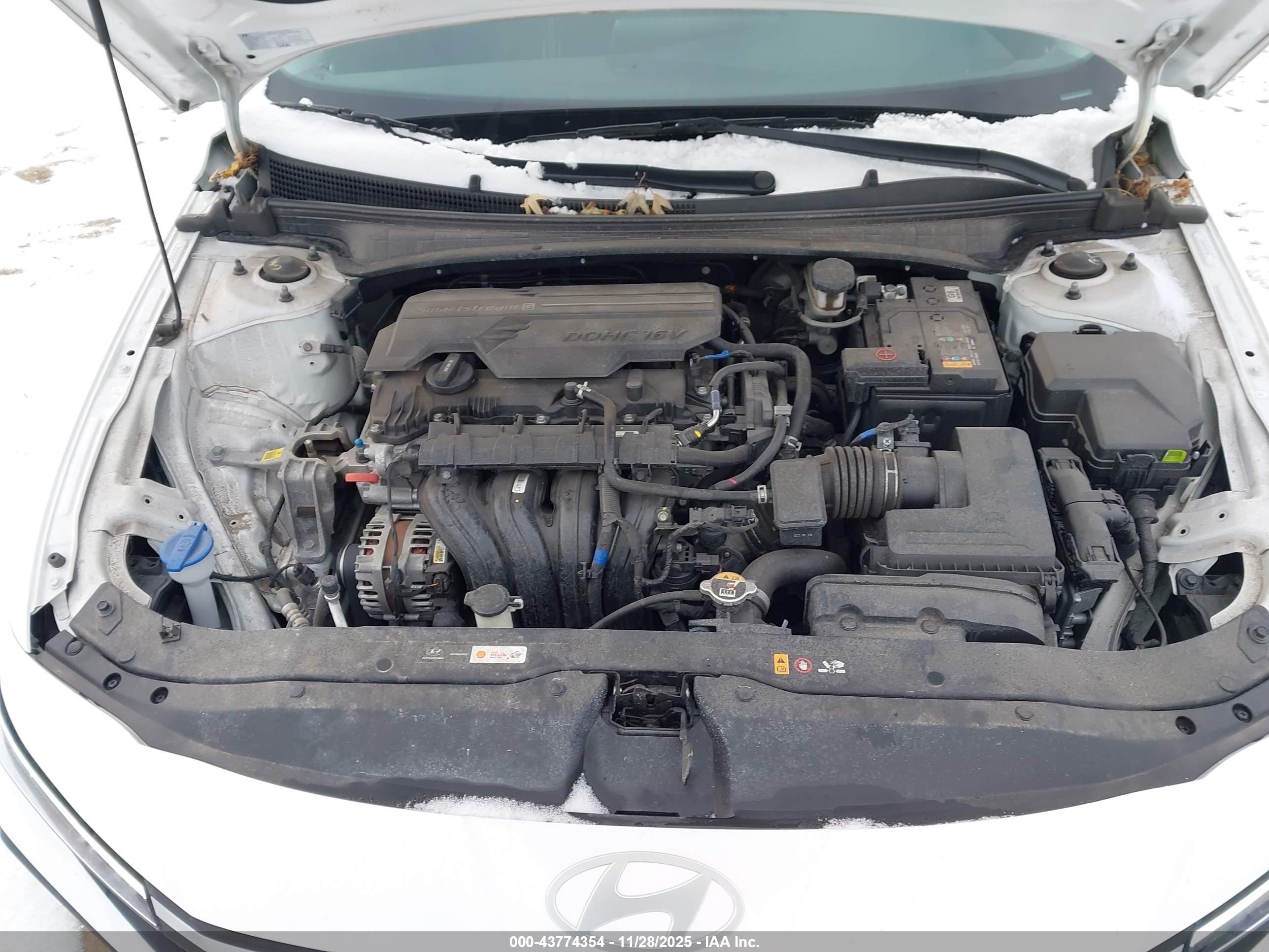 HYUNDAI ELANTRA image 10