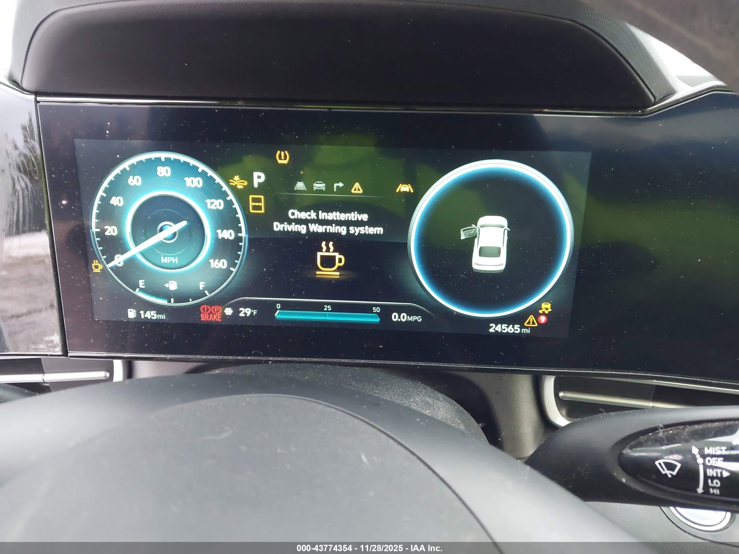 HYUNDAI ELANTRA image 7