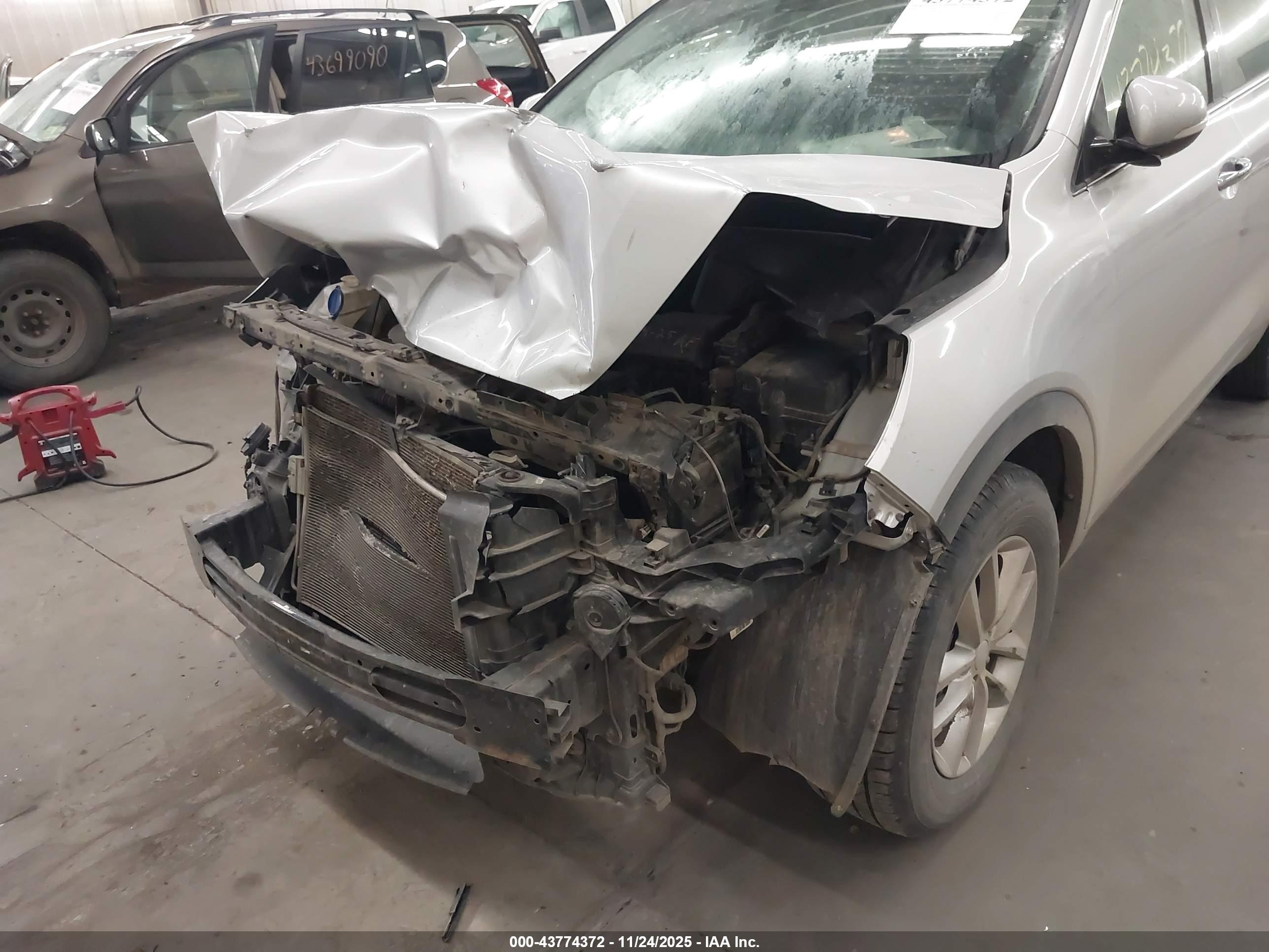 KIA SORENTO image 6