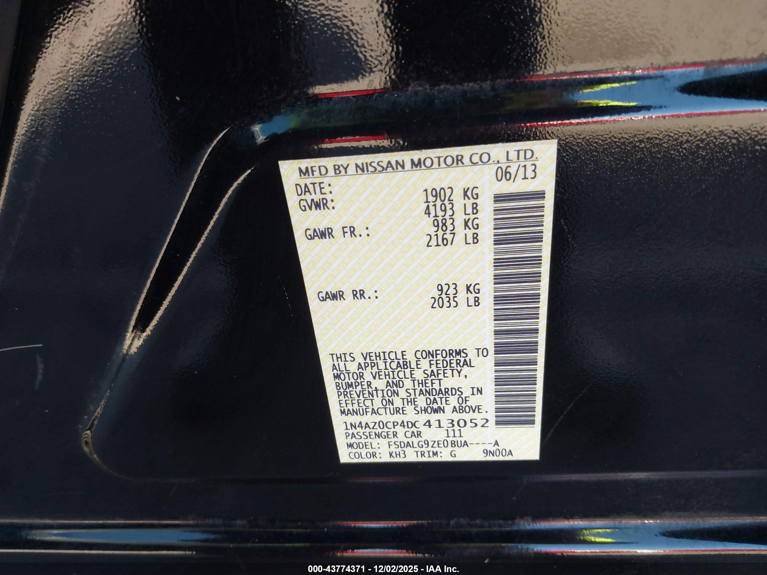 NISSAN LEAF image 9