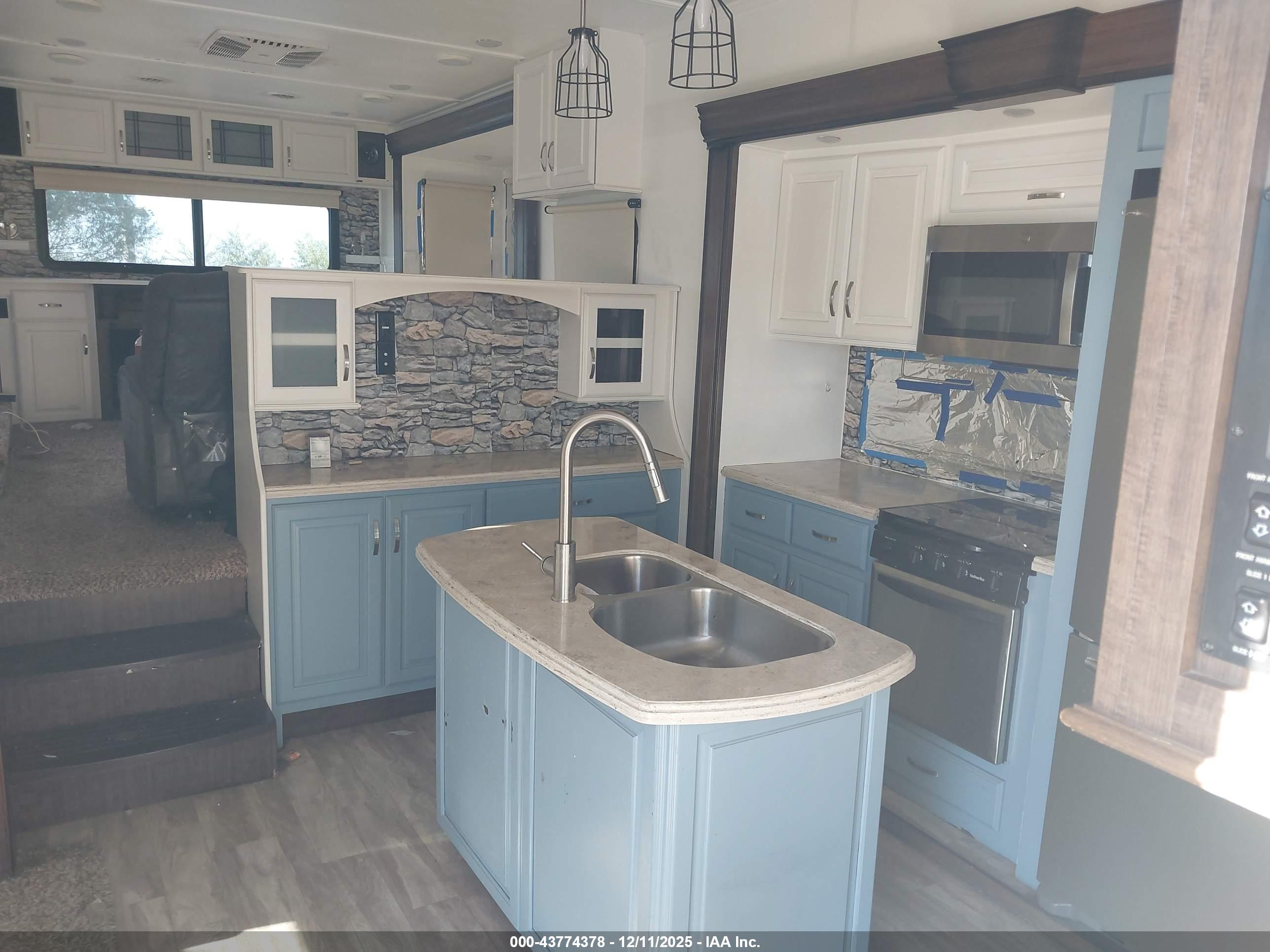 GRAND DESIGN image 5