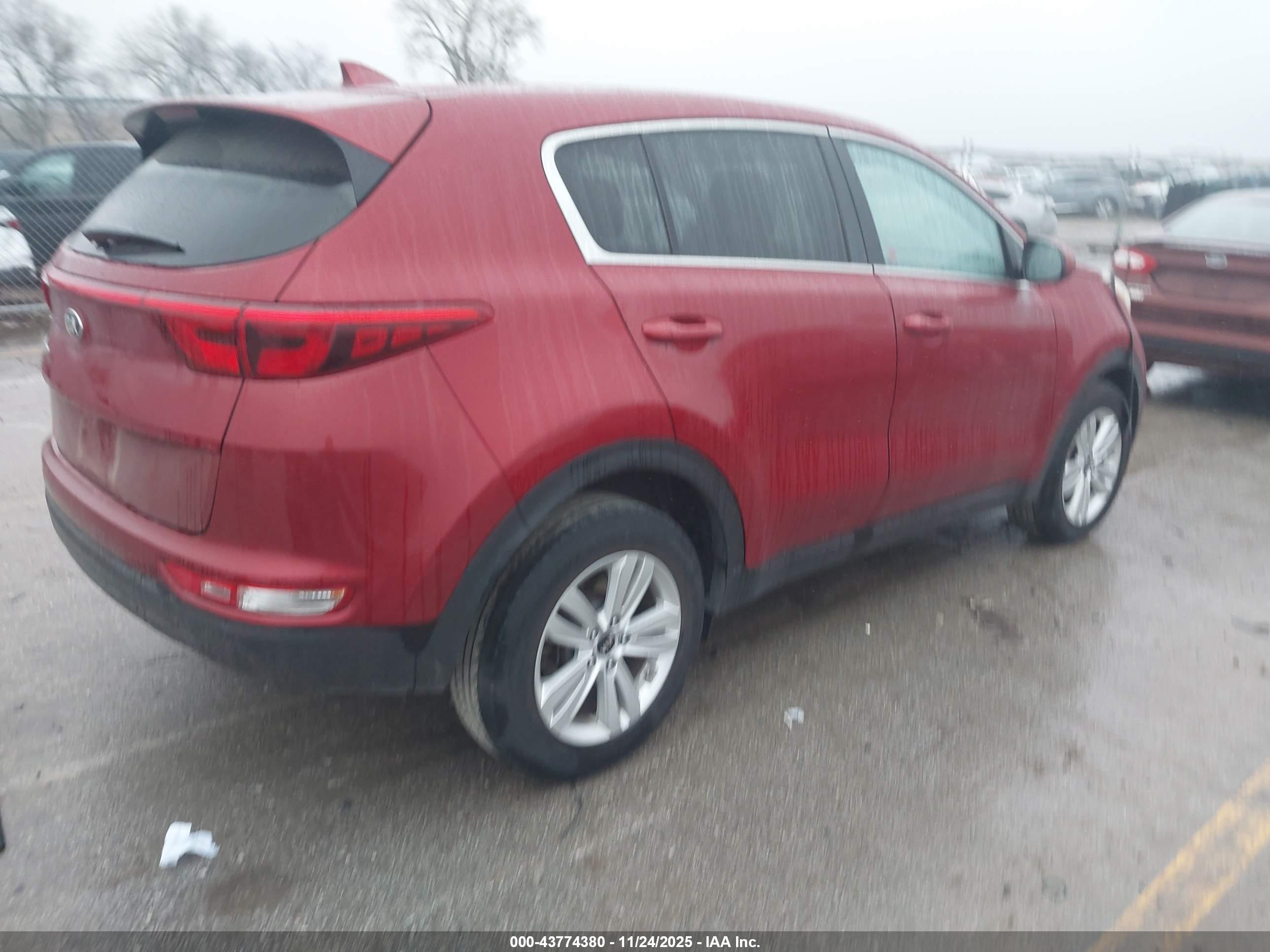 KIA SPORTAGE image 4