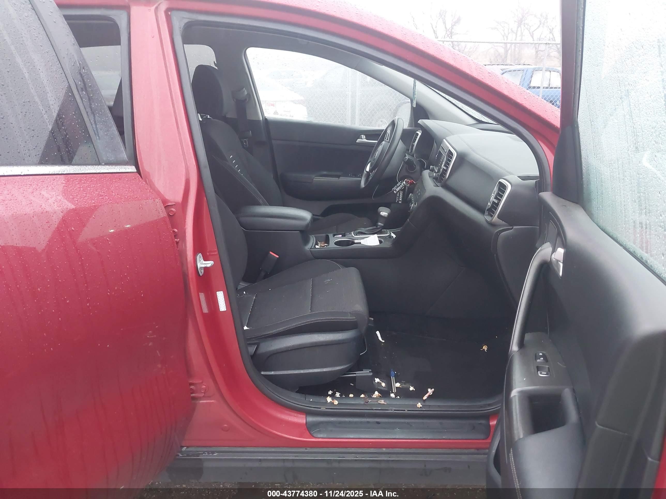KIA SPORTAGE image 5