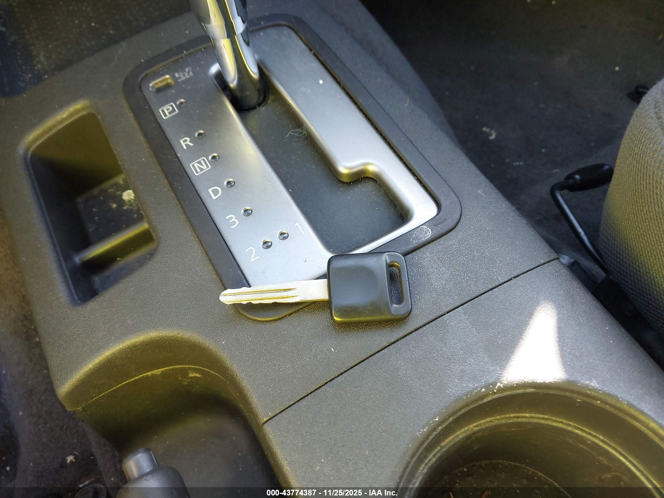 NISSAN FRONTIER image 11