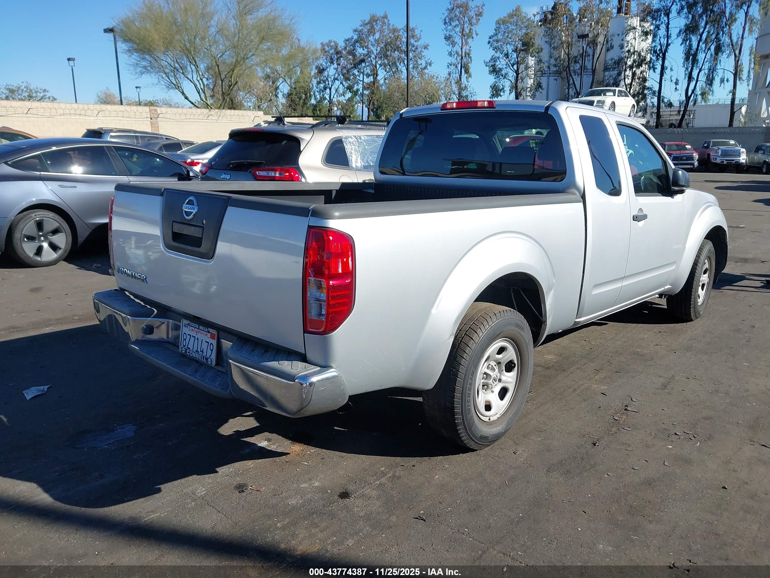 NISSAN FRONTIER image 4