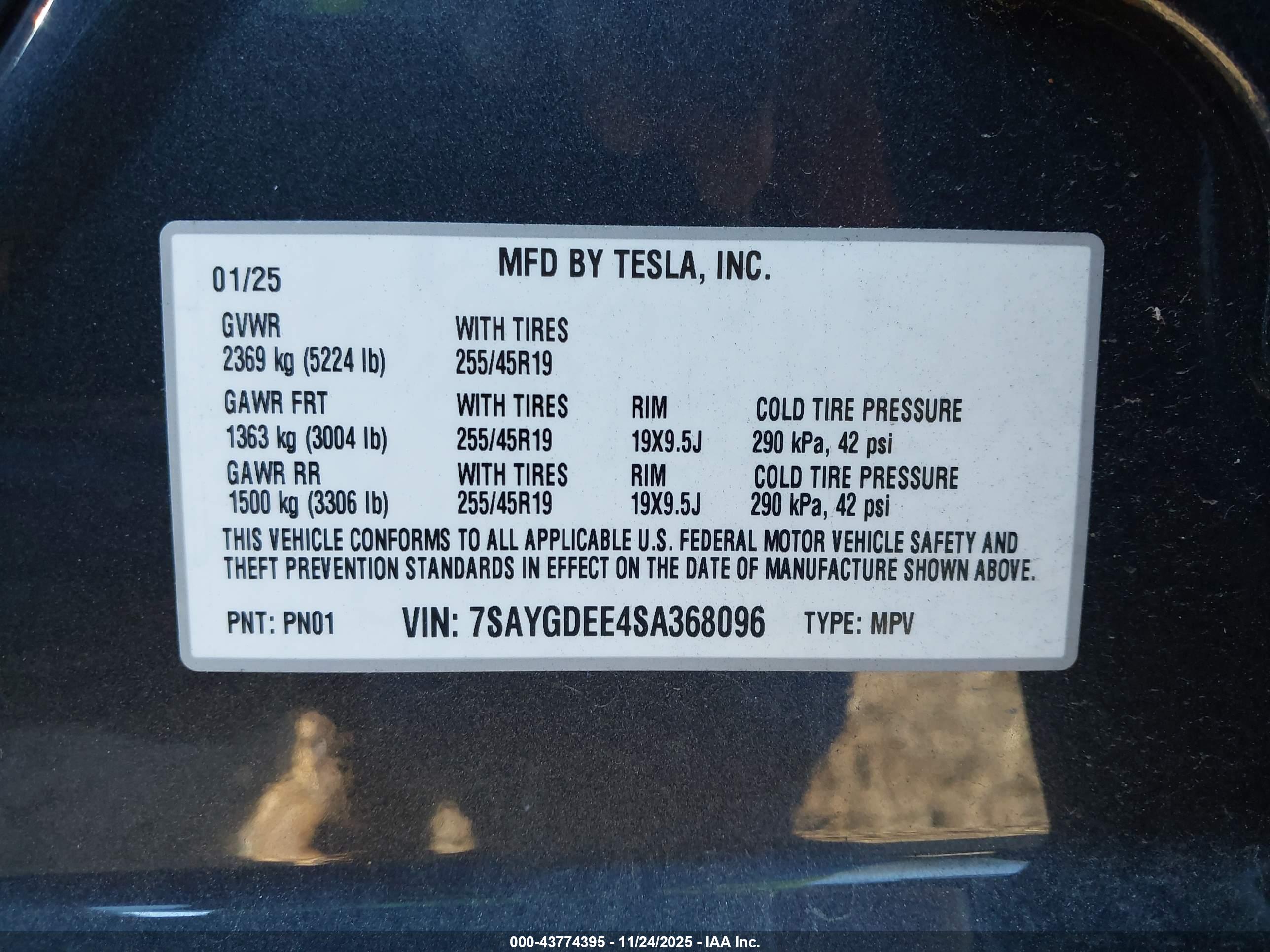 TESLA MODEL image 9