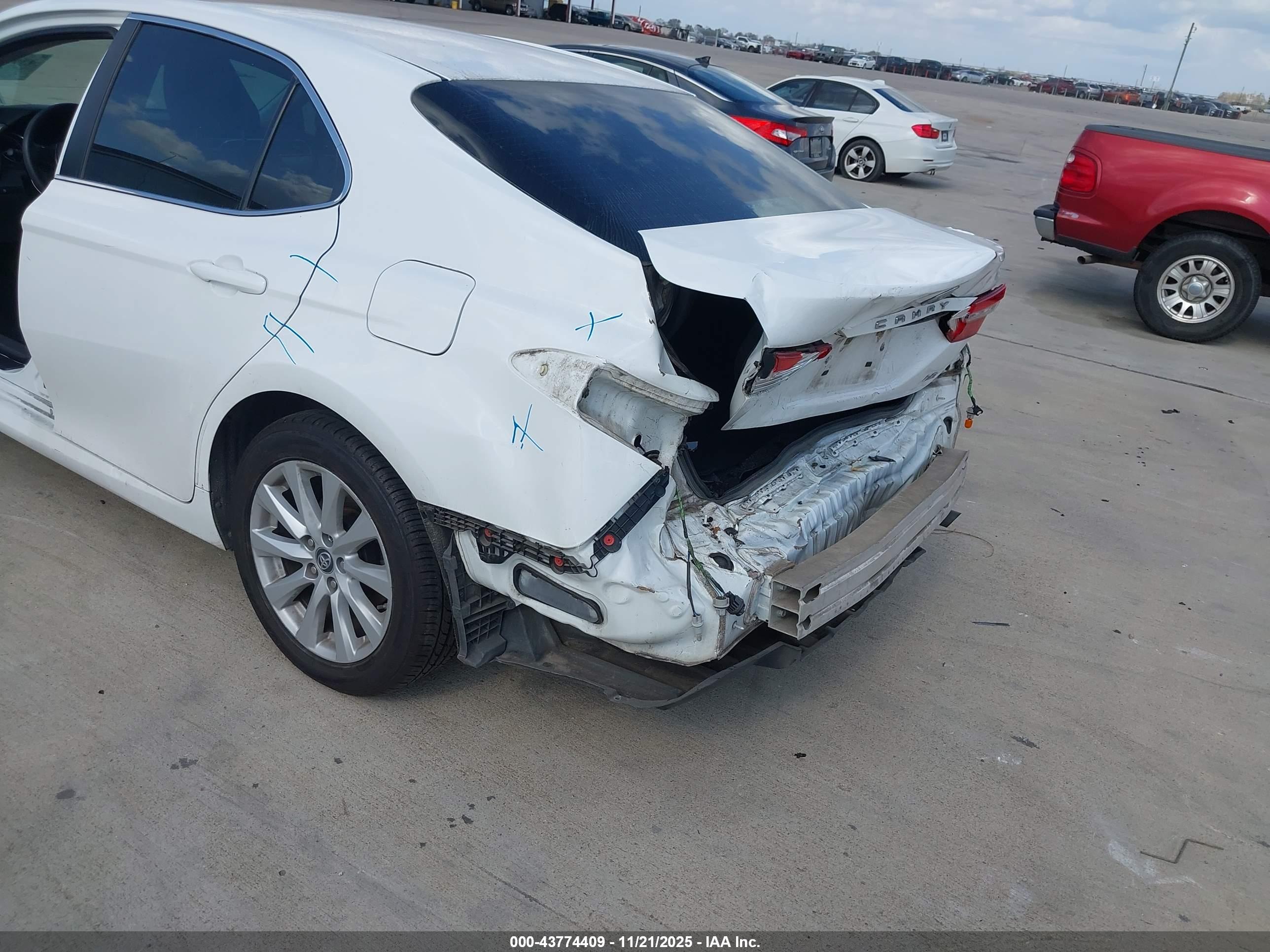 TOYOTA CAMRY image 6