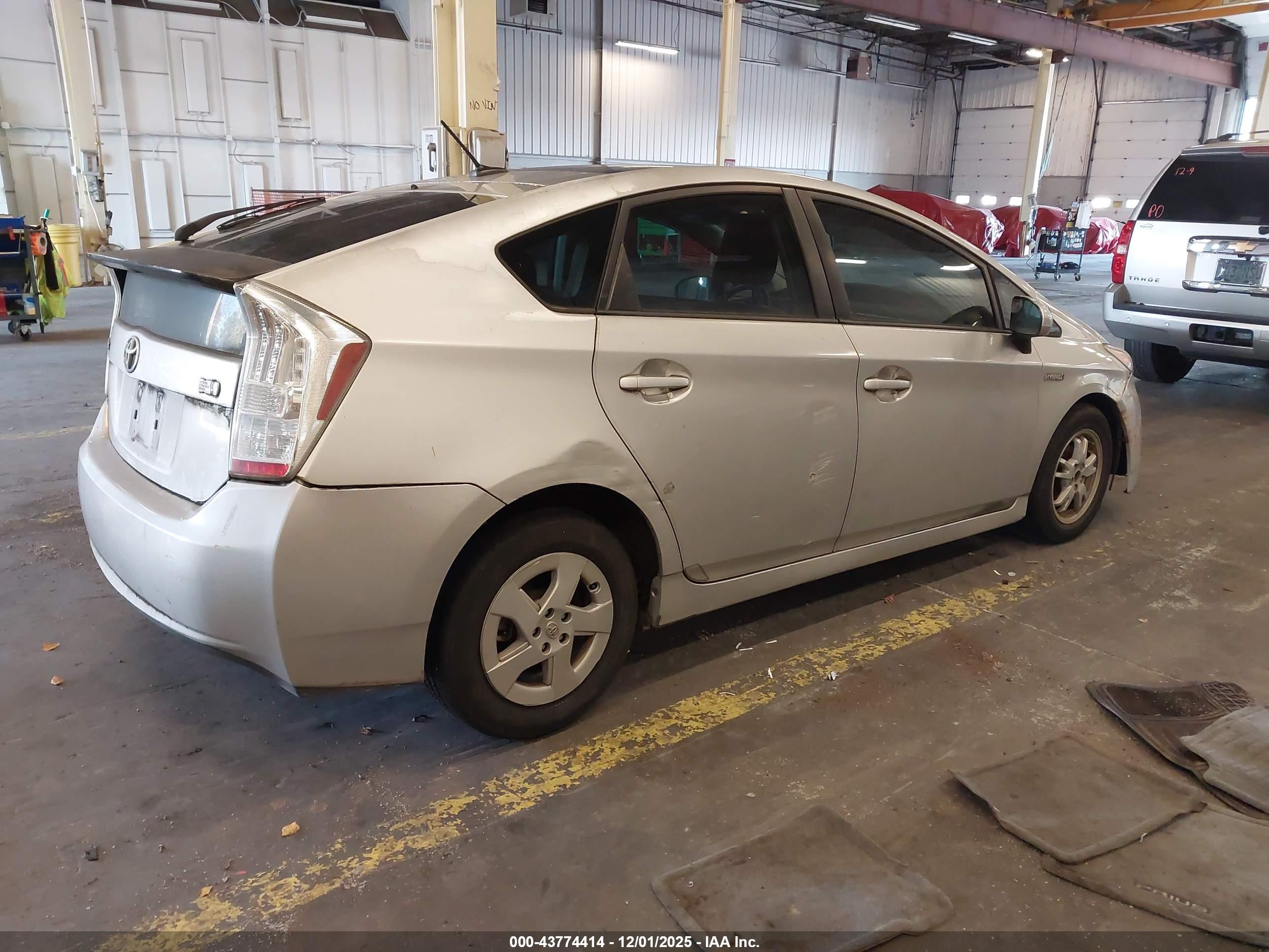 TOYOTA PRIUS image 4