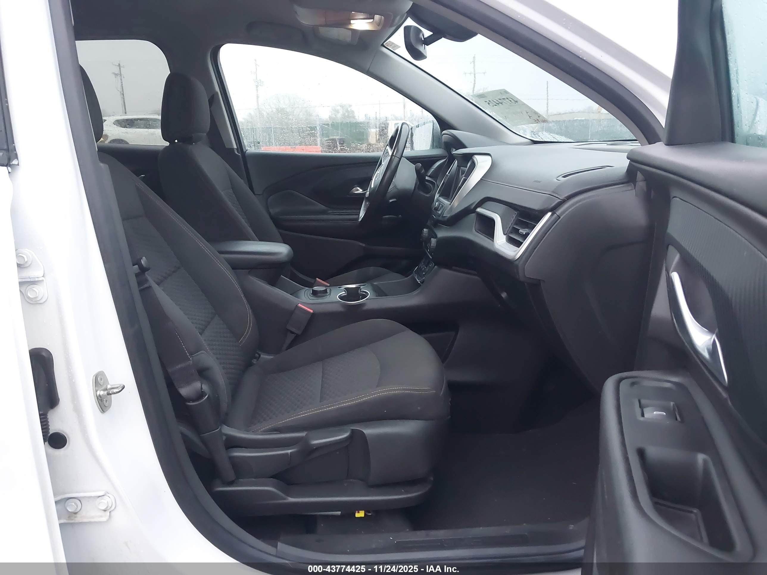 GMC TERRAIN image 5