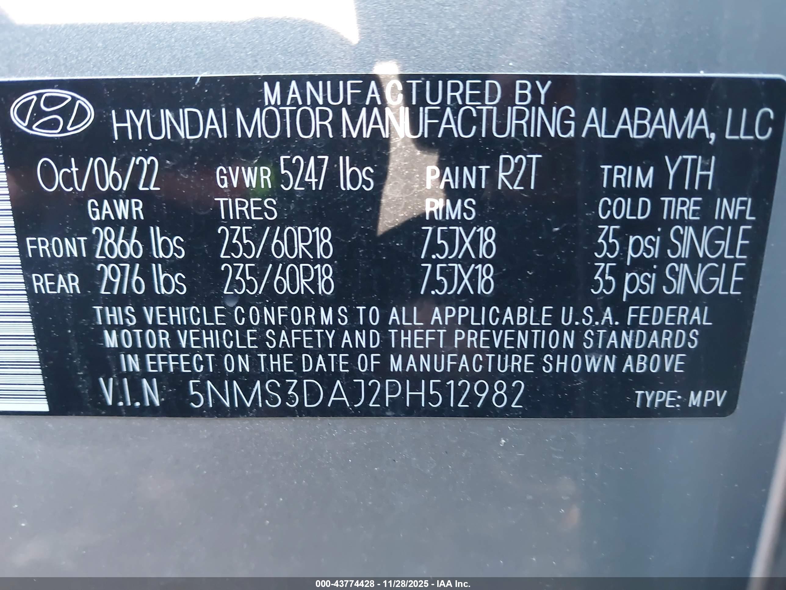 HYUNDAI SANTA image 9