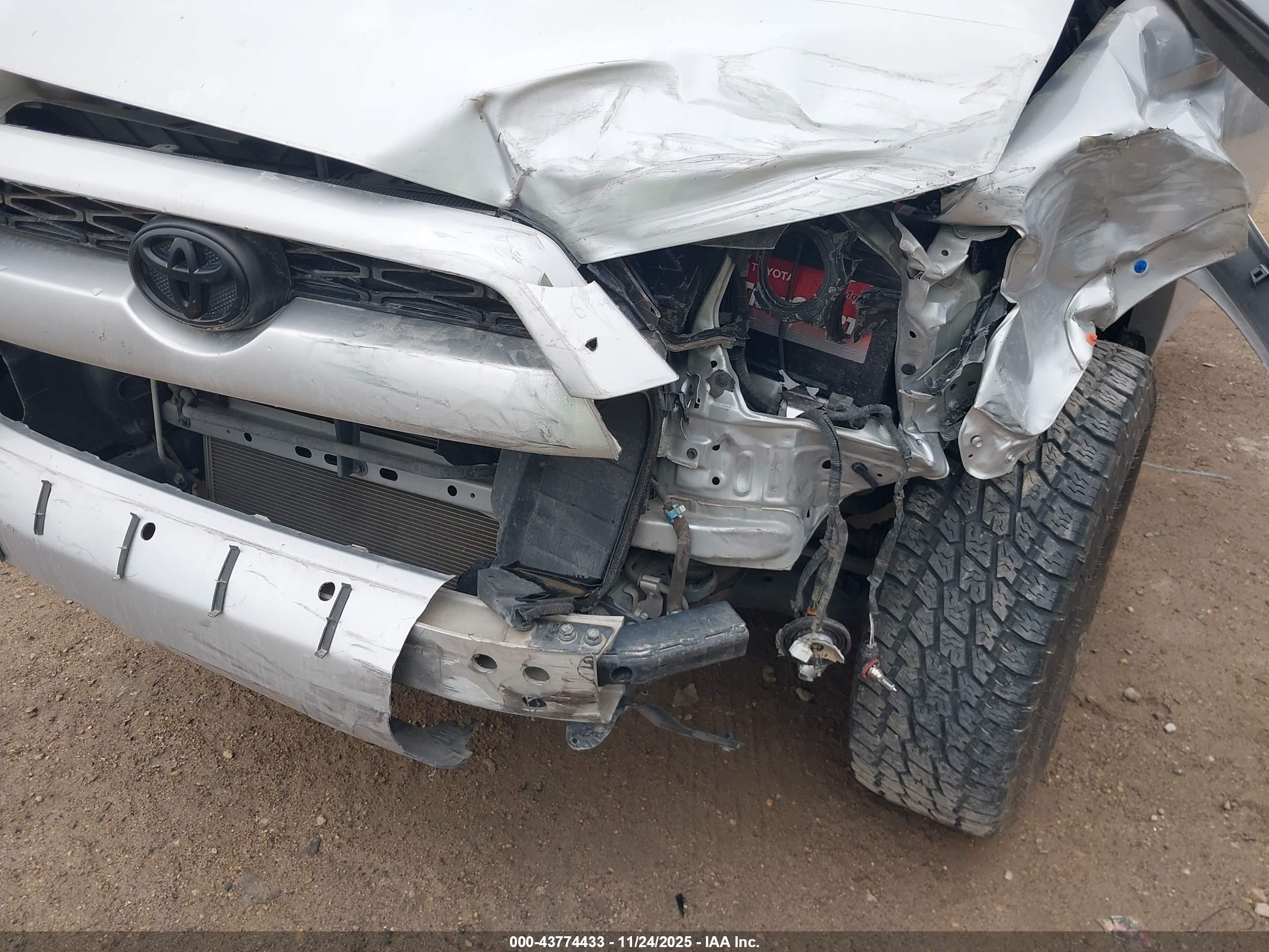 TOYOTA 4RUNNER image 6