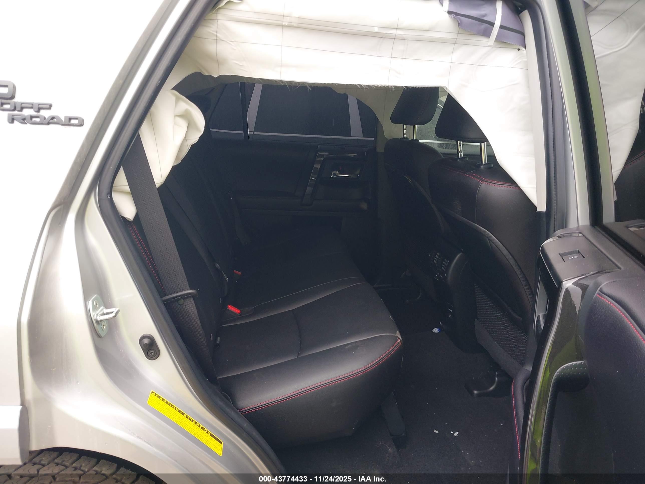 TOYOTA 4RUNNER image 8