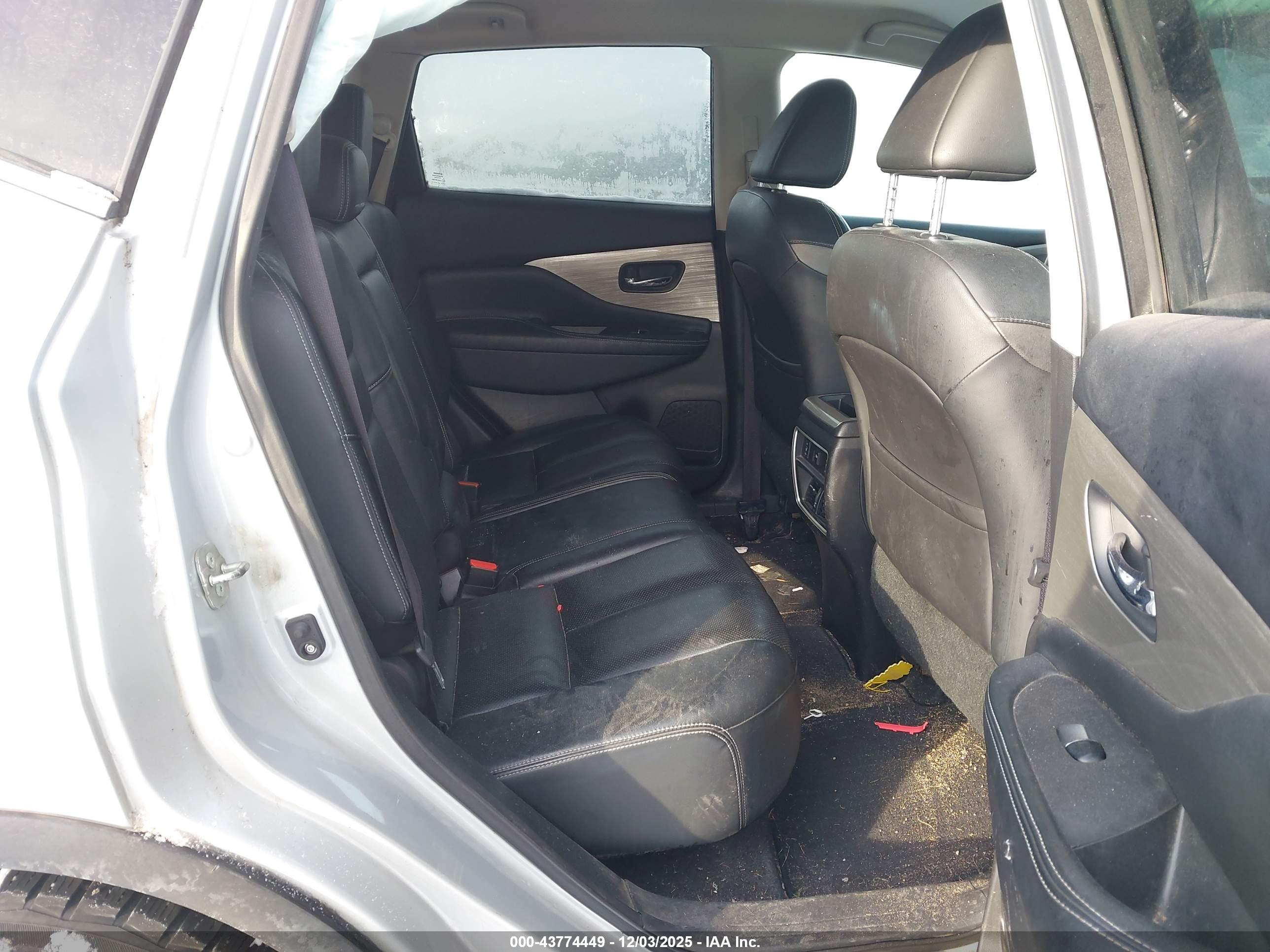 NISSAN MURANO image 8