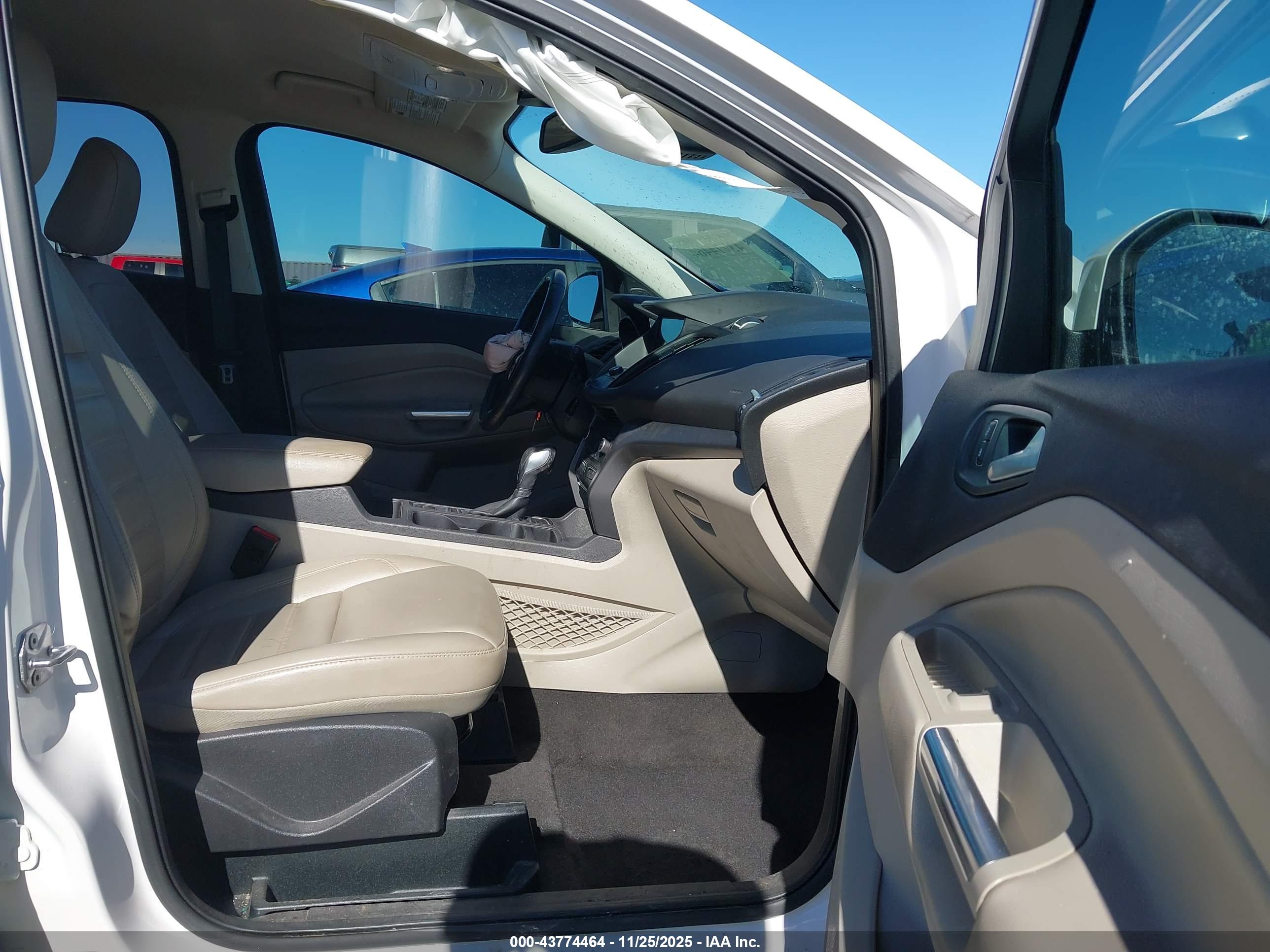 FORD ESCAPE image 5