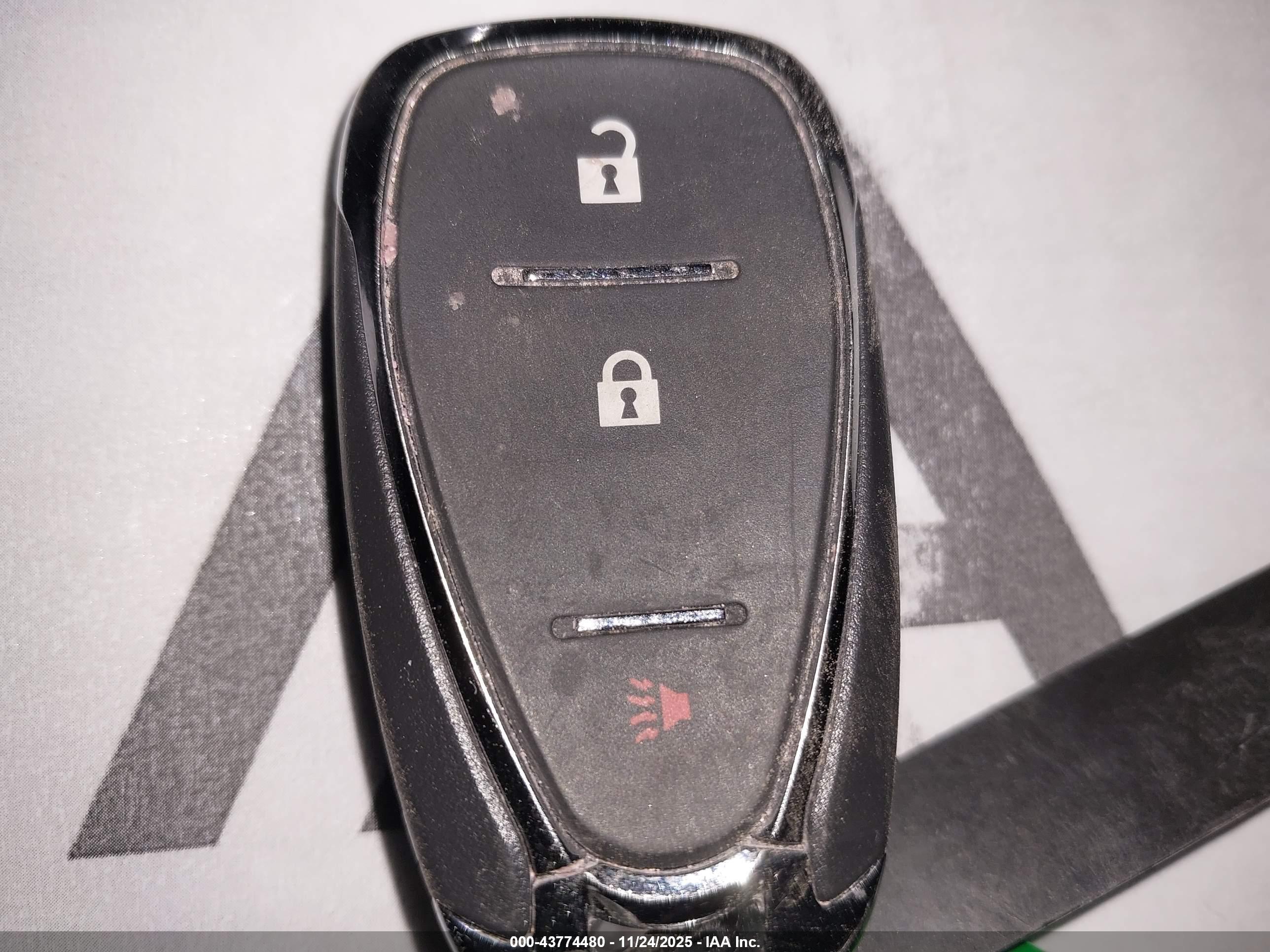 CHEVROLET EQUINOX image 11