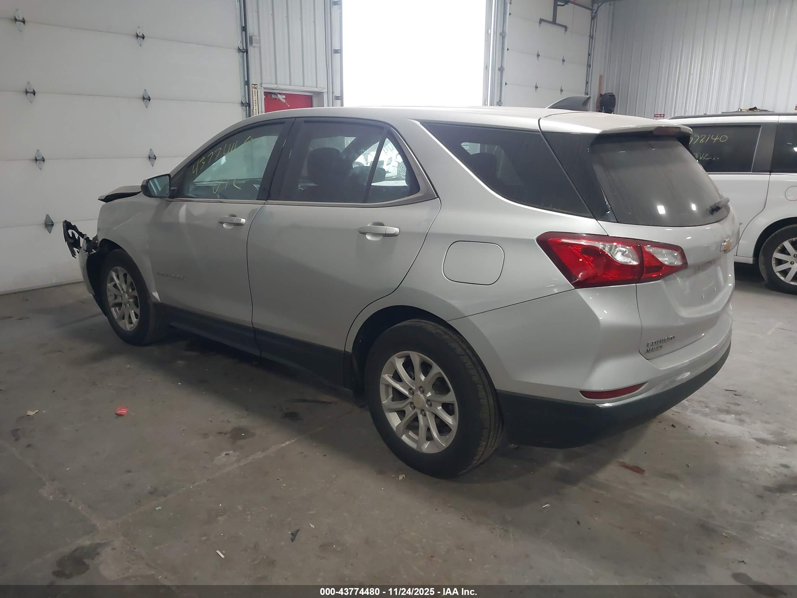 CHEVROLET EQUINOX image 3